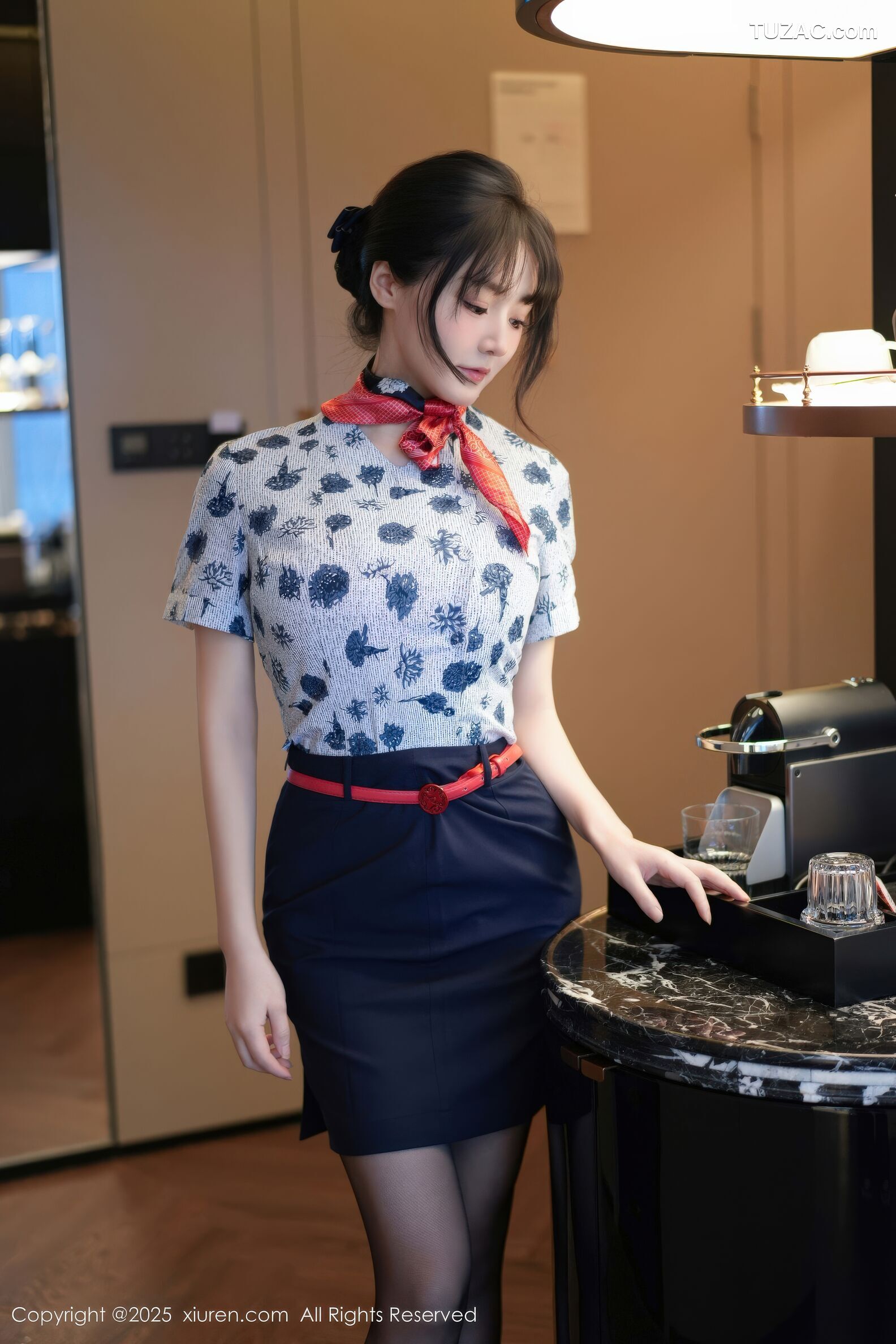 XiuRen秀人网-11115-沈南汐RuRu-空姐制服黑丝灰色内衣爆乳-2025.12.16