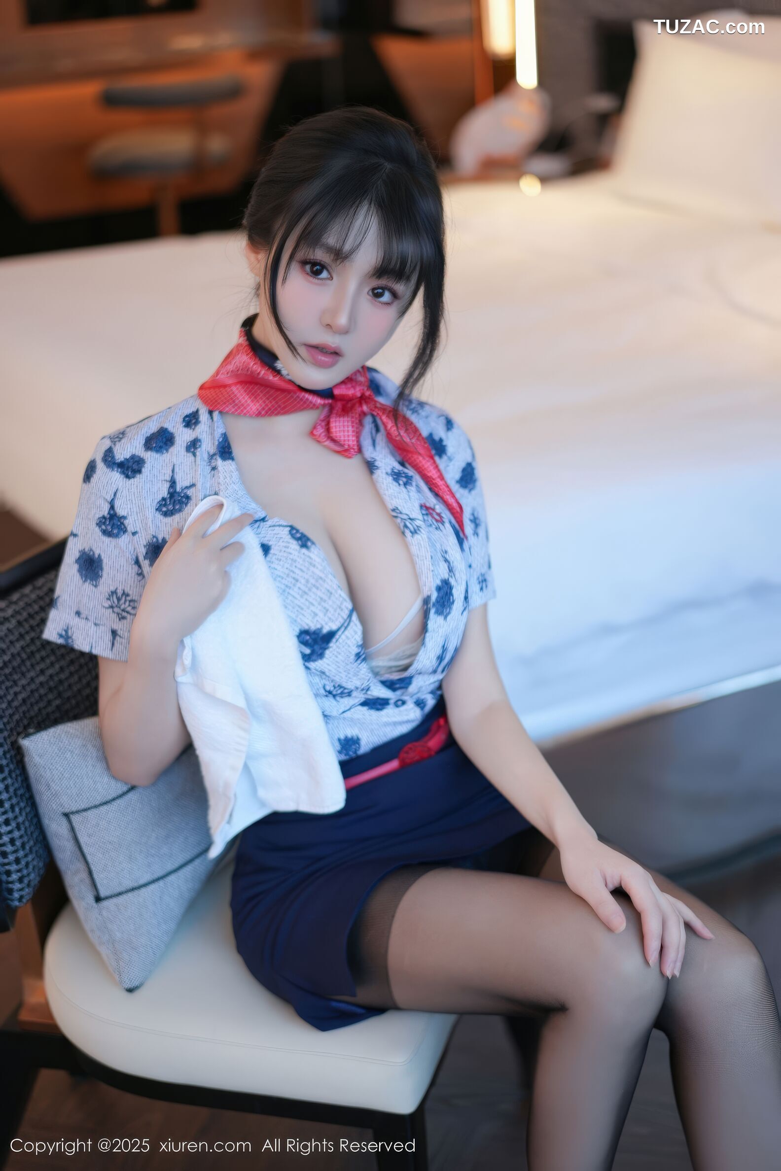XiuRen秀人网-11115-沈南汐RuRu-空姐制服黑丝灰色内衣爆乳-2025.12.16