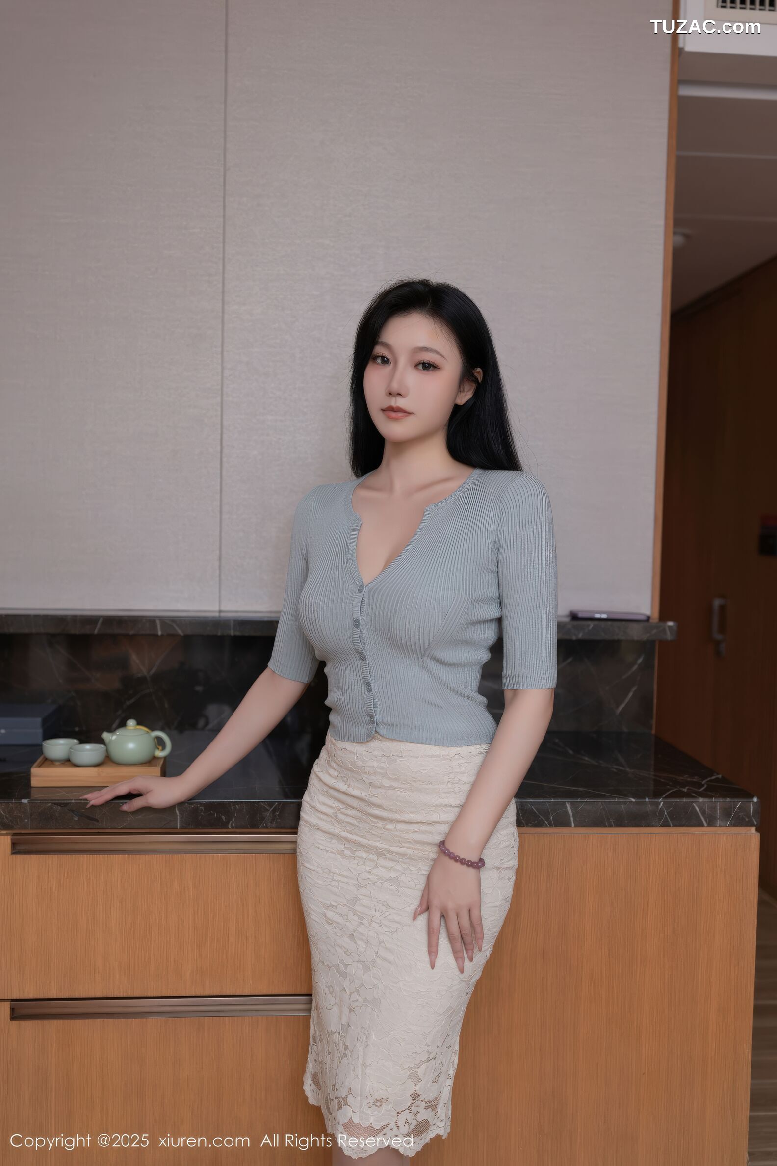 XiuRen秀人网-11116-安然anran-灰T浅色蕾丝裙-2025.12.16