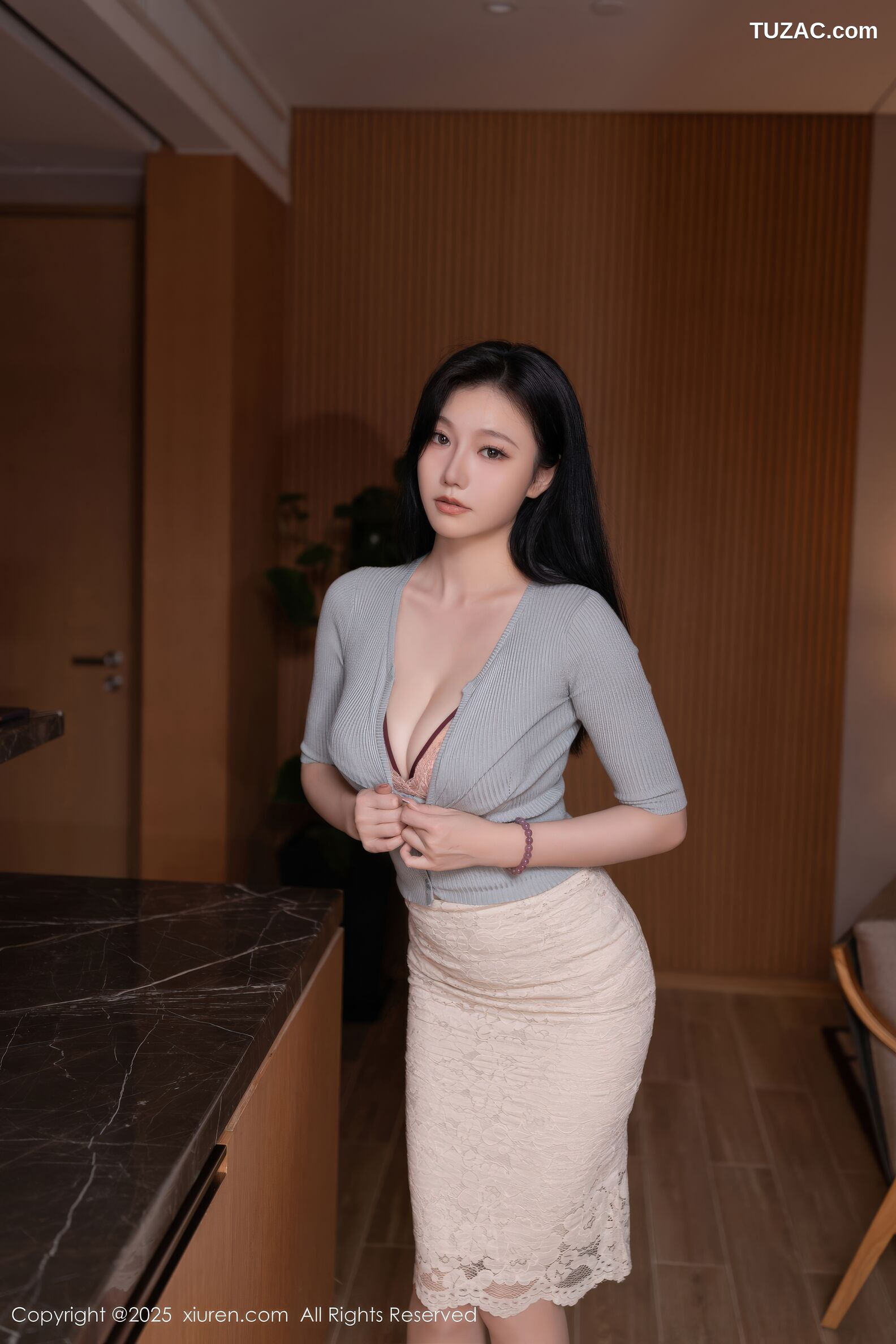 XiuRen秀人网-11116-安然anran-灰T浅色蕾丝裙-2025.12.16