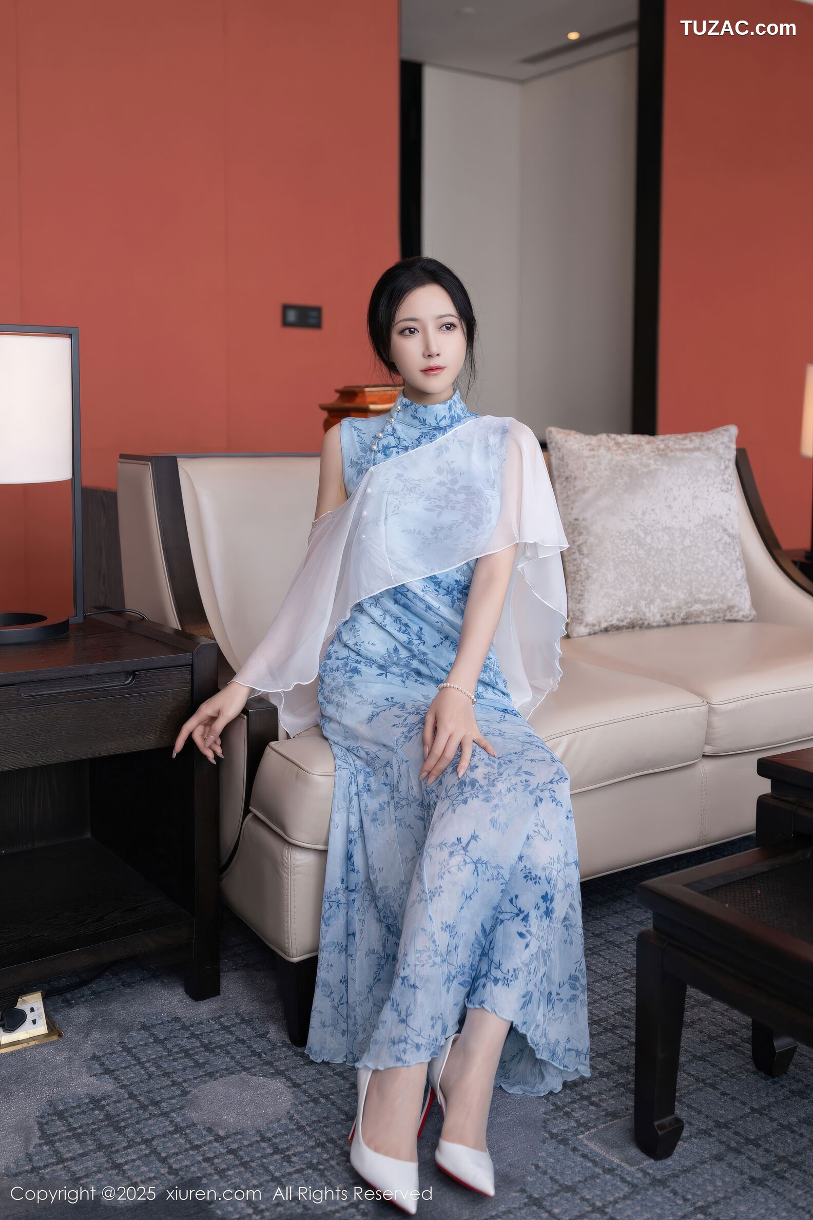 XiuRen秀人网-11133-鱼子酱Fish-青花旗袍白蕾丝内衣-2025.12.19