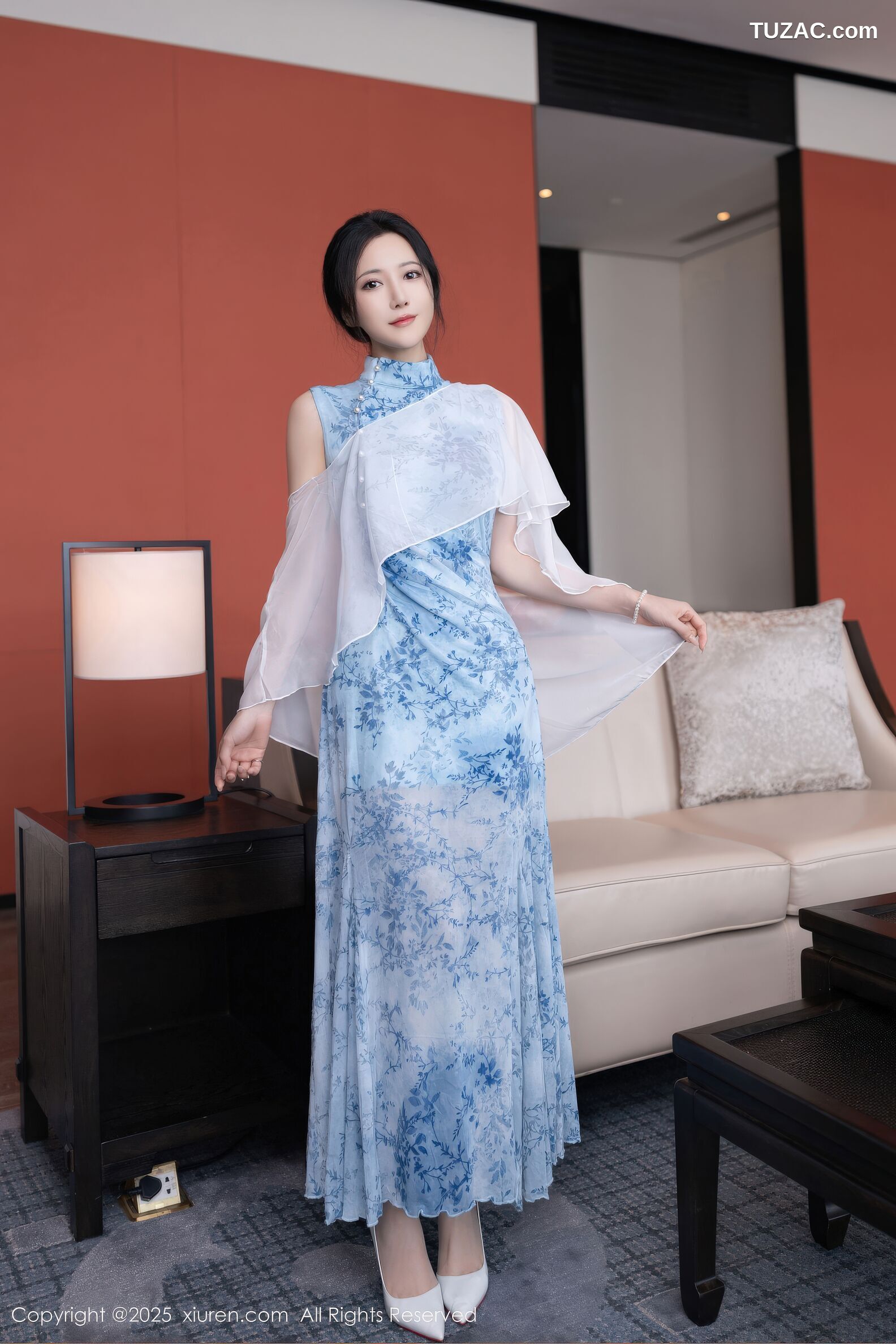 XiuRen秀人网-11133-鱼子酱Fish-青花旗袍白蕾丝内衣-2025.12.19
