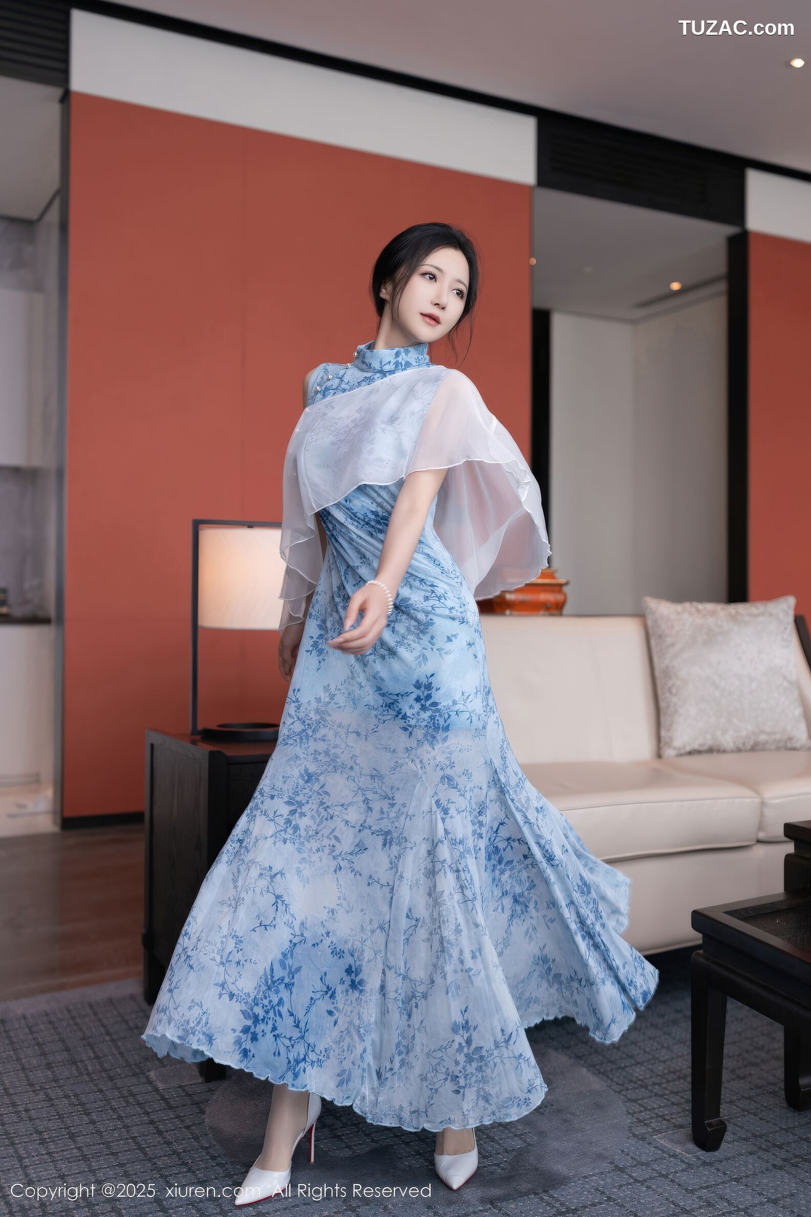 XiuRen秀人网-11133-鱼子酱Fish-青花旗袍白蕾丝内衣-2025.12.19