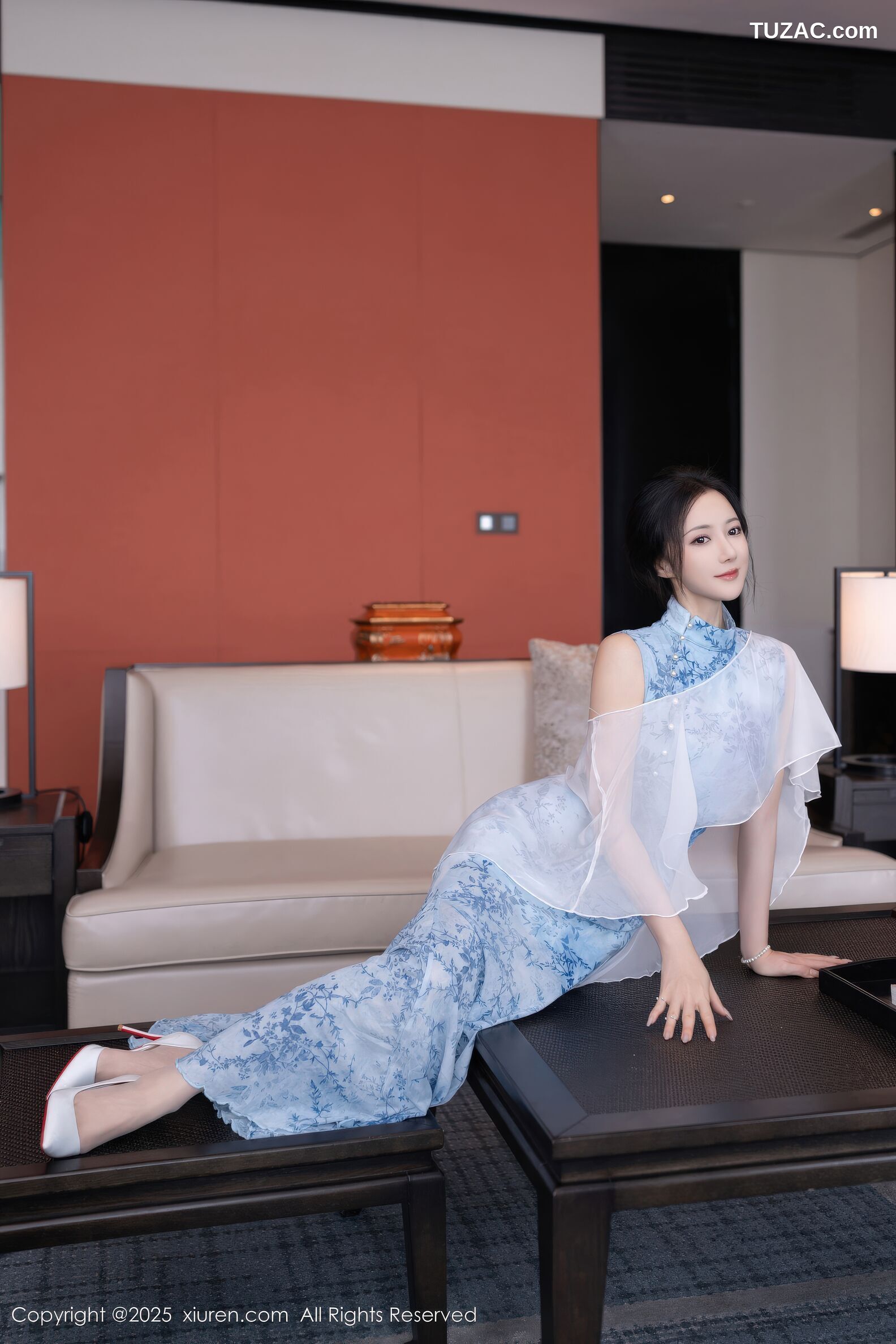 XiuRen秀人网-11133-鱼子酱Fish-青花旗袍白蕾丝内衣-2025.12.19