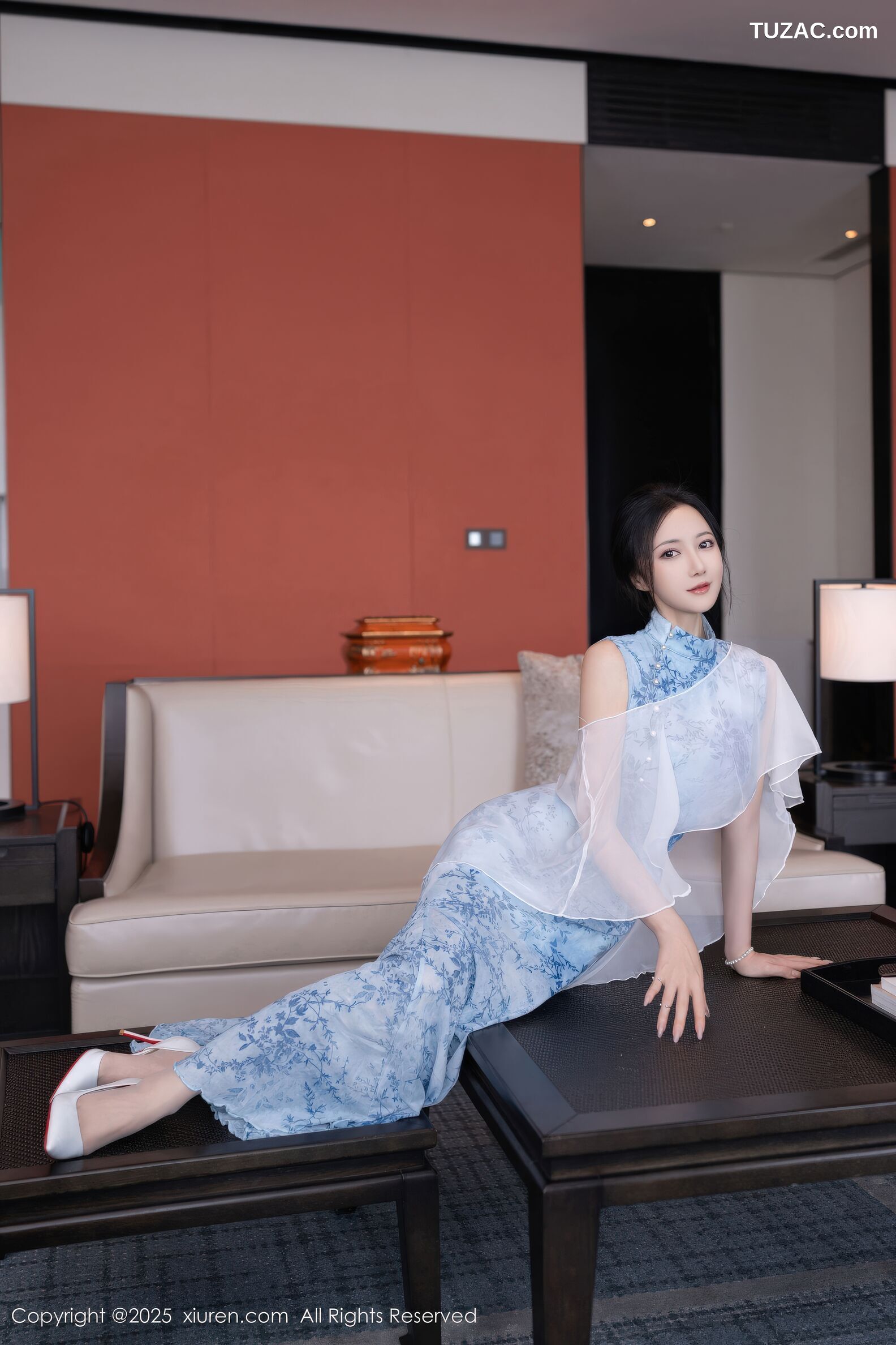 XiuRen秀人网-11133-鱼子酱Fish-青花旗袍白蕾丝内衣-2025.12.19
