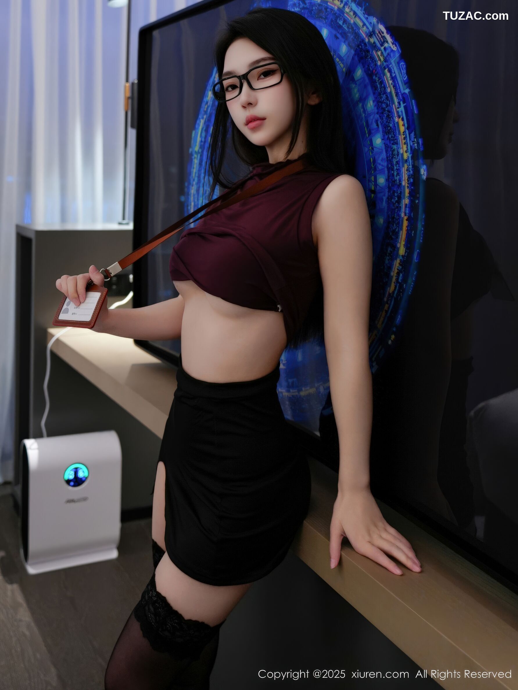 XiuRen秀人网-11135-烧烧小桃-OL酒红色无袖T黑短裙黑丝-2025.12.22