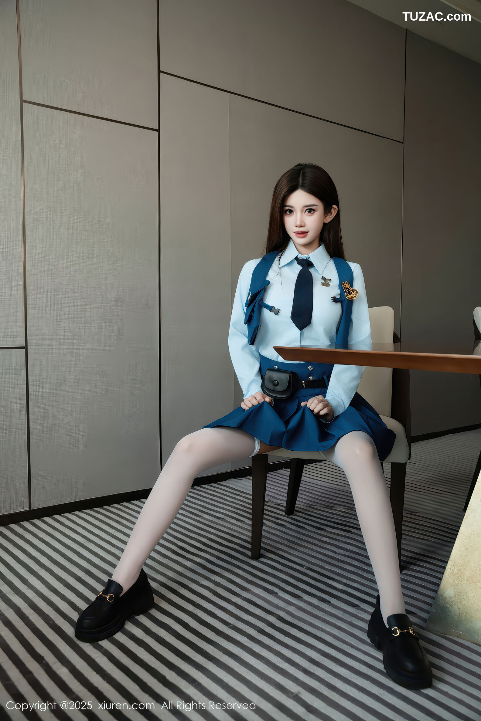 XiuRen秀人网-11141-苏甜橙子-JK制服淡蓝衬衫深蓝绿百褶裙-2025.12.23