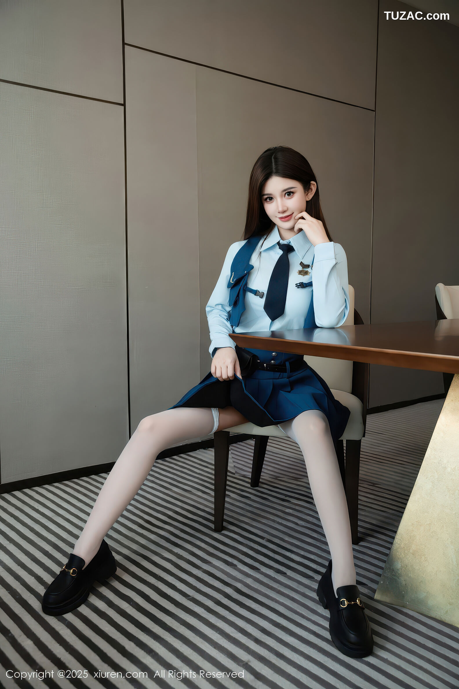 XiuRen秀人网-11141-苏甜橙子-JK制服淡蓝衬衫深蓝绿百褶裙-2025.12.23