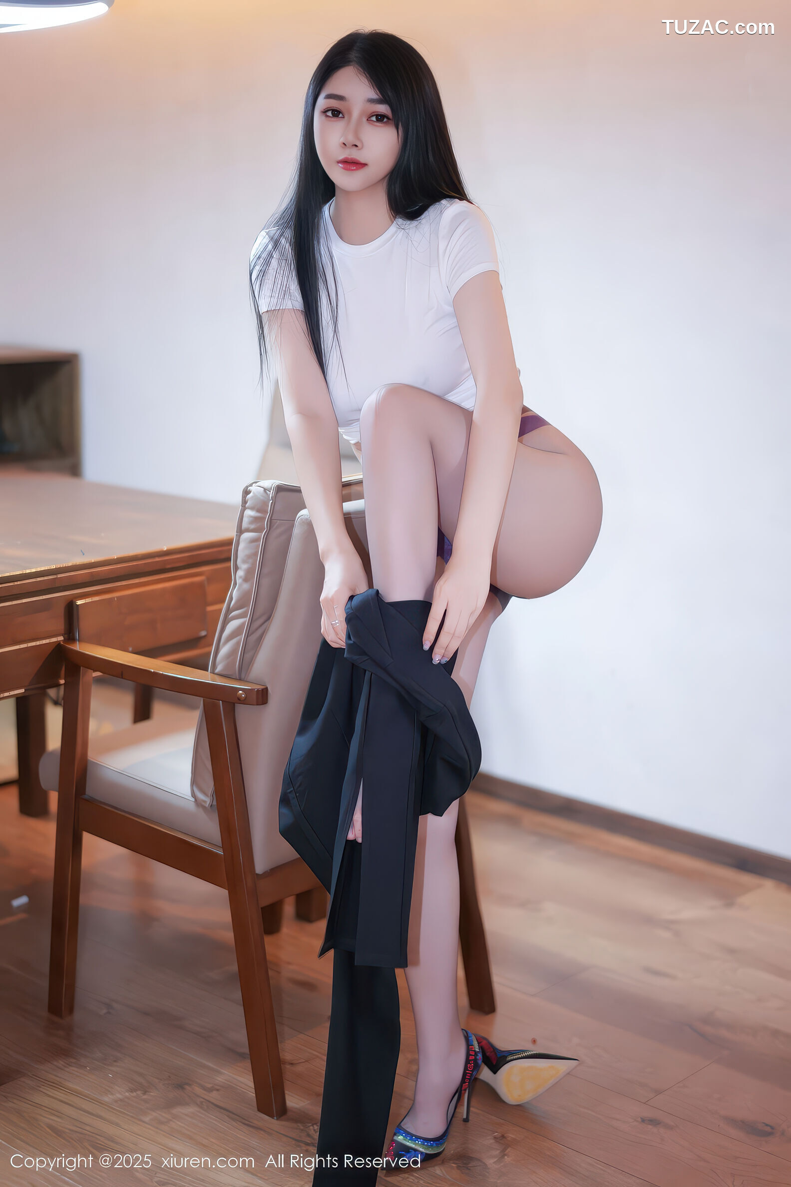 XiuRen秀人网-11142-凯竹-白T黑色长裤紫色蕾丝情趣内衣-2025.12.23