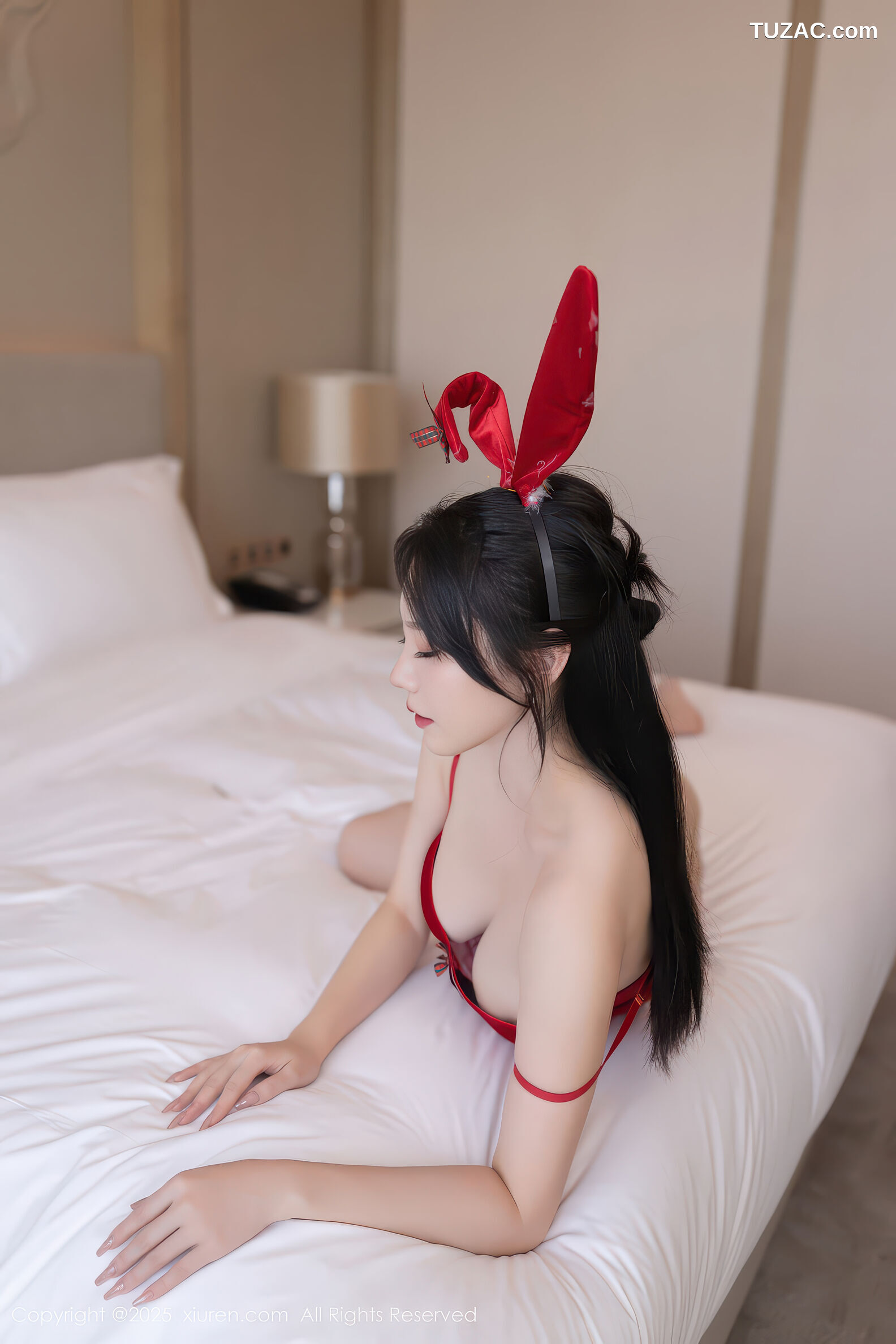 XiuRen秀人网-11143-安然anran-红短裙兔女郎美腿-2025.12.23