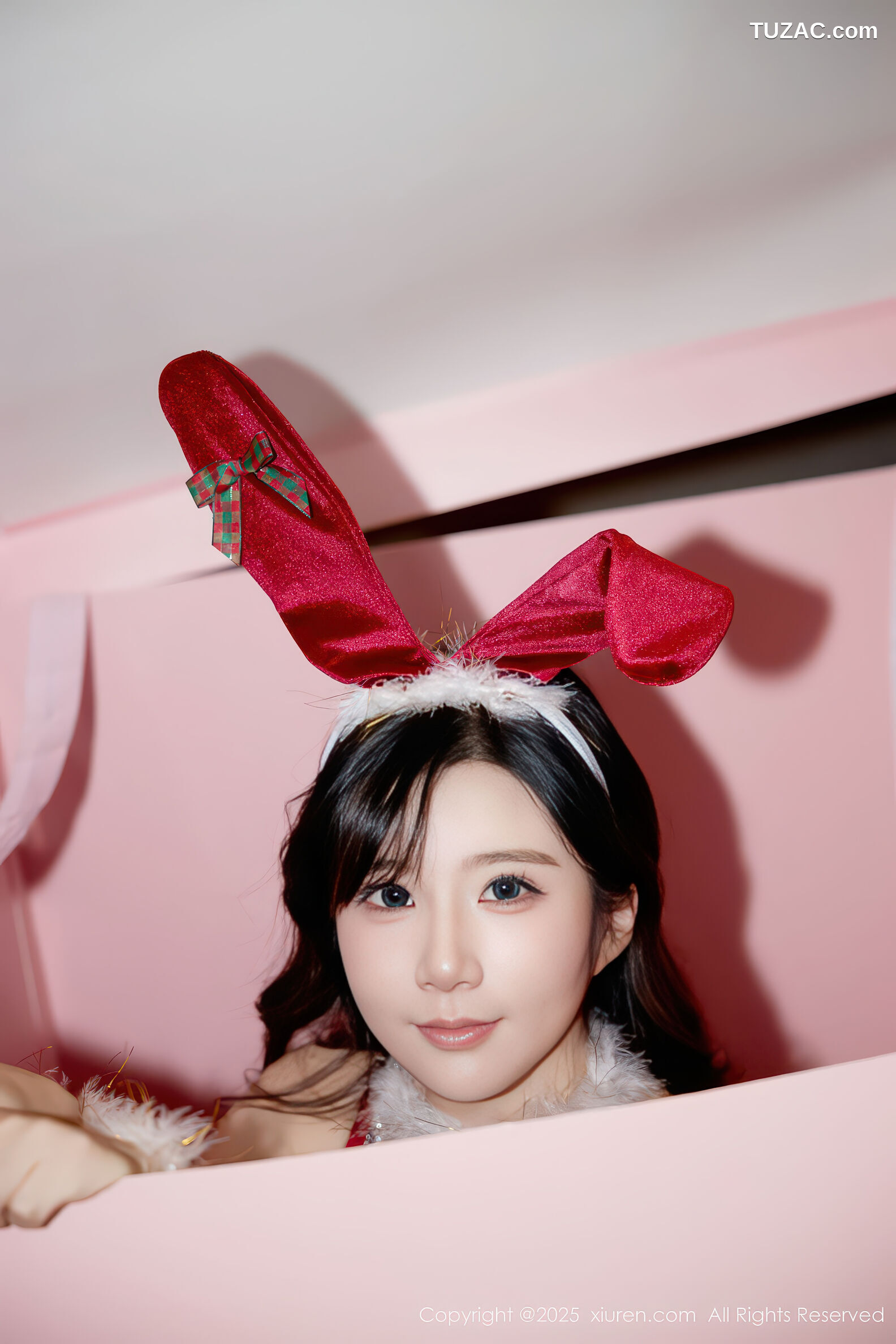 XiuRen秀人网-11149-小肉肉咪-红色圣诞兔女郎黑丝-2025.12.24