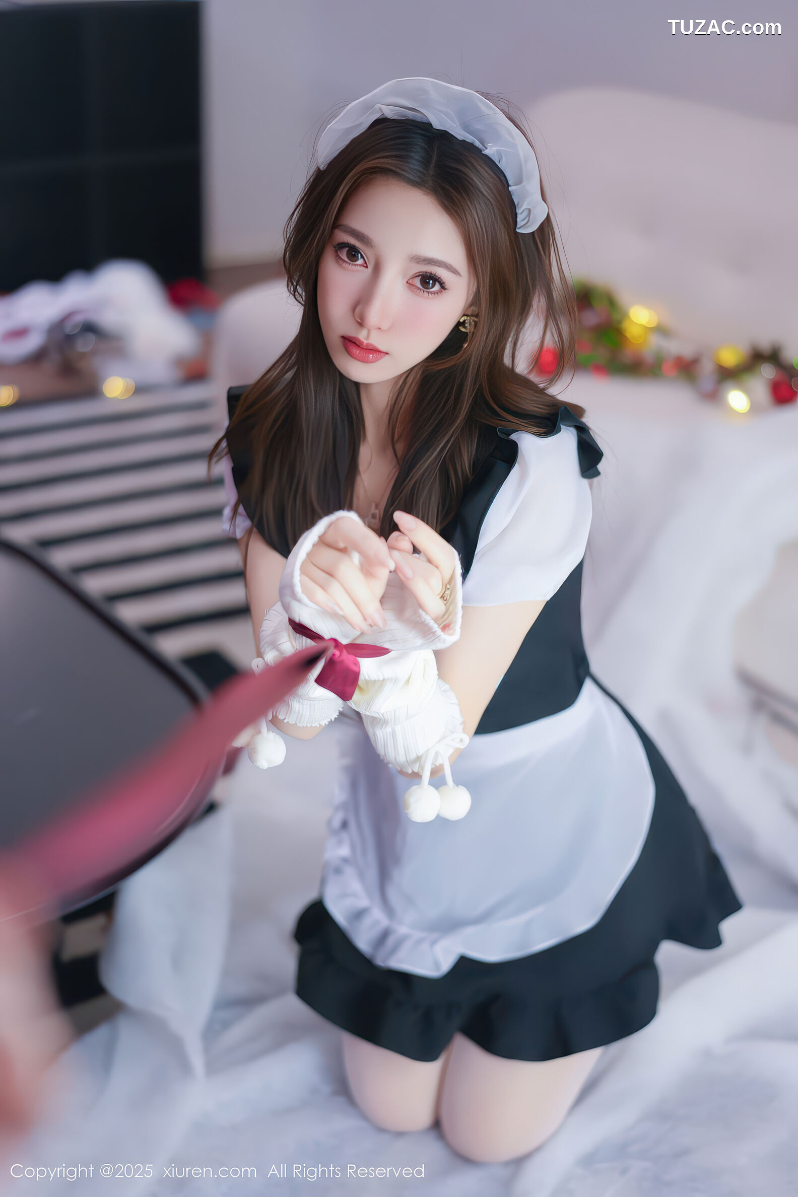 XiuRen秀人网-11152-Twins-桃桃-黑白女仆装-白蕾丝黑兔耳爆乳-2025.12.24