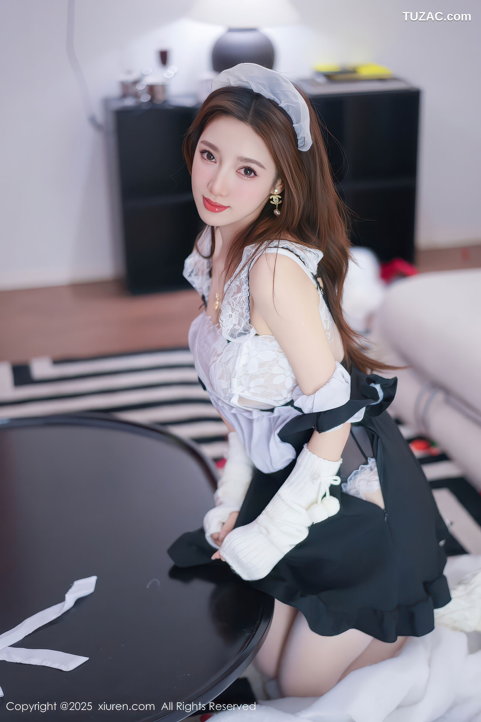 XiuRen秀人网-11152-Twins-桃桃-黑白女仆装-白蕾丝黑兔耳爆乳-2025.12.24