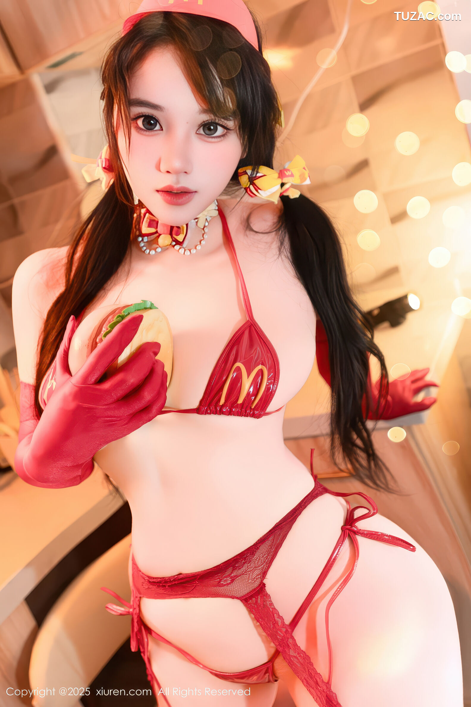 XiuRen秀人网-11154-汐汐爱吃草莓-红色情趣内衣美厨娘-2025.12.25