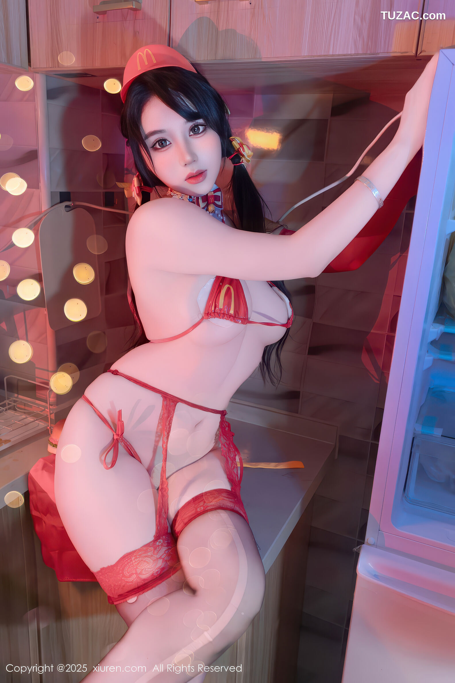 XiuRen秀人网-11154-汐汐爱吃草莓-红色情趣内衣美厨娘-2025.12.25