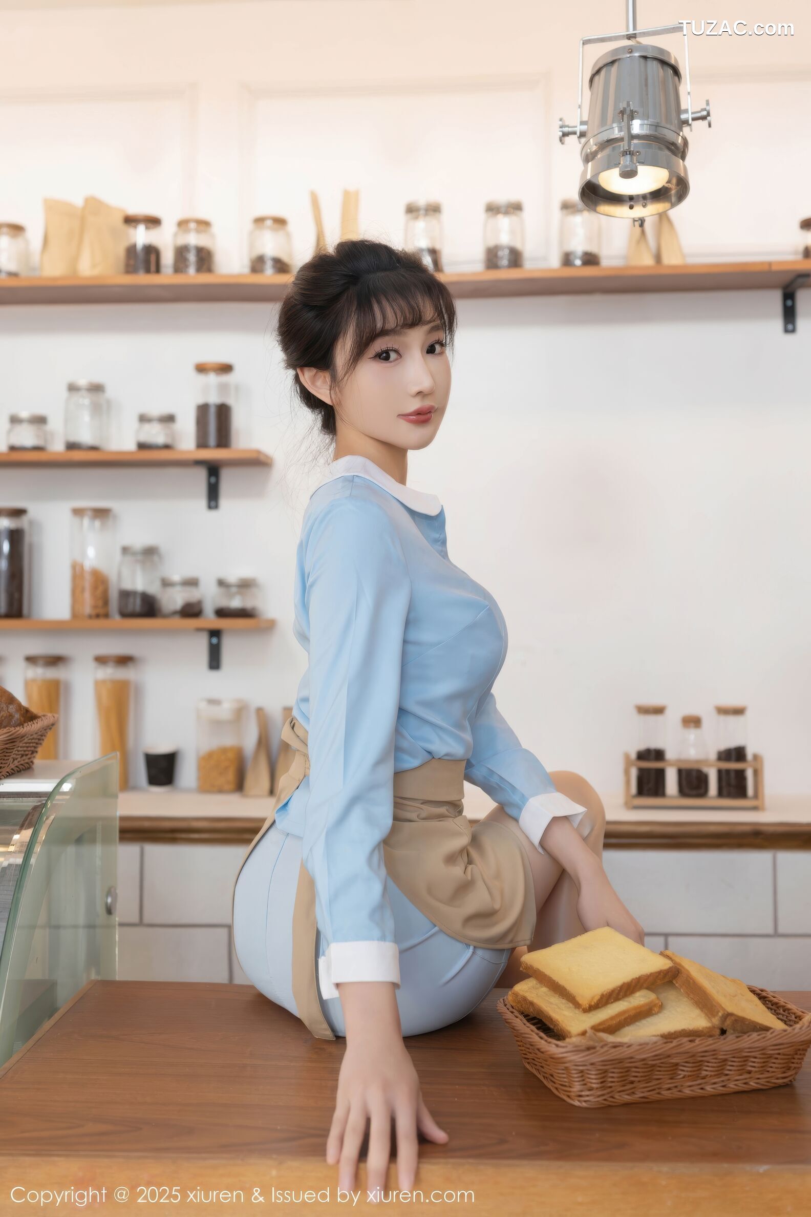 XiuRen秀人网-11159-陆萱萱-蓝杉Barista棕色围裙白色蕾丝肉丝-2025.12.25