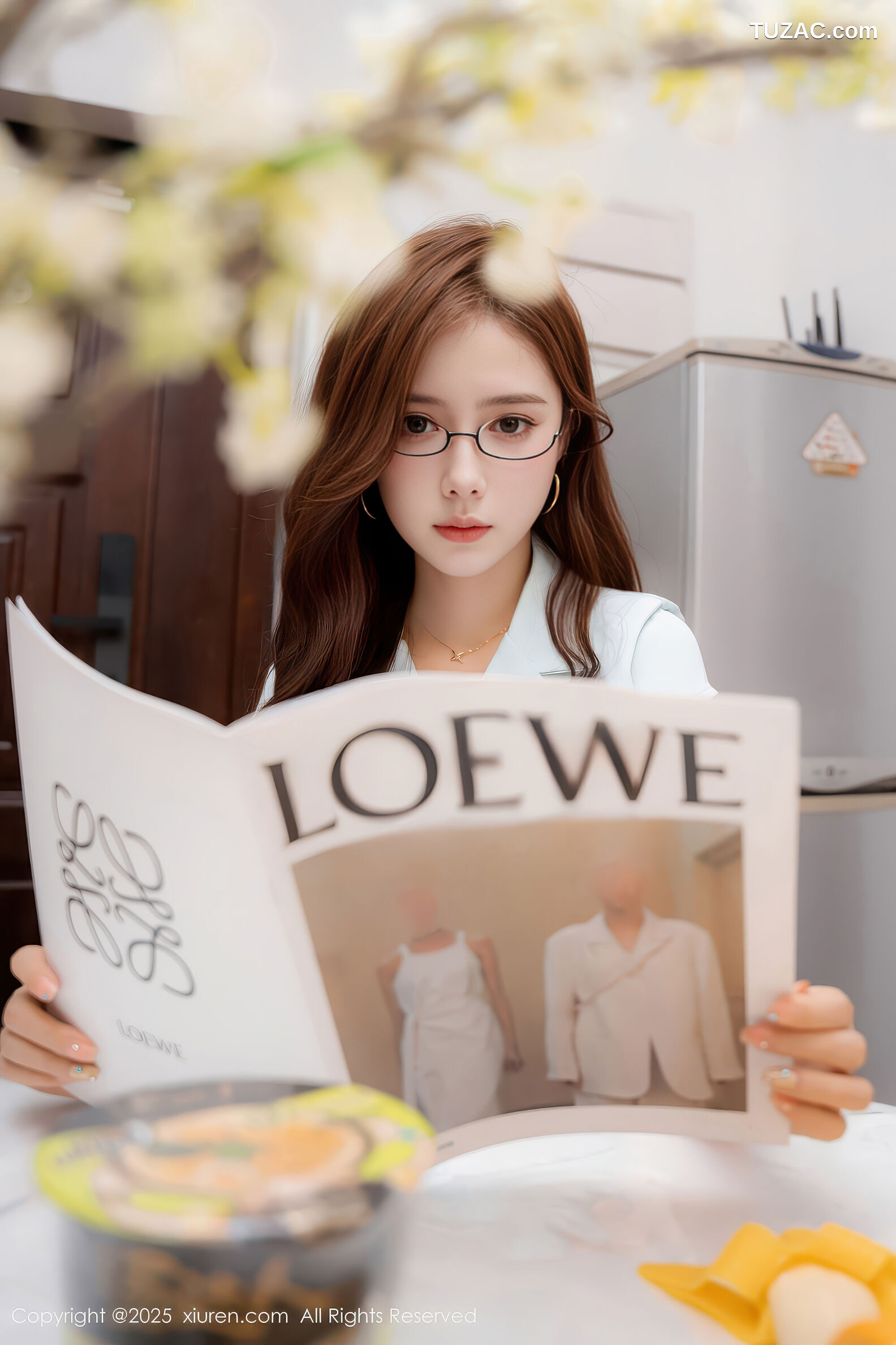 XiuRen秀人网-11162-拍黄瓜girl-淡蓝色裙装白色内衣肉丝-2025.12.26