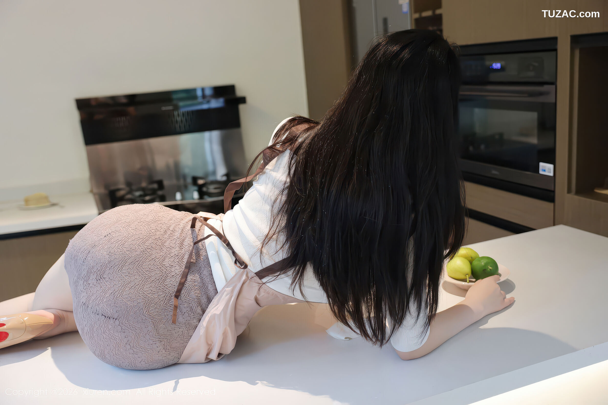 XiuRen秀人网-11207-奶思兔-巨乳首套写真围裙厨娘紫色包臀裙-2026.01.08