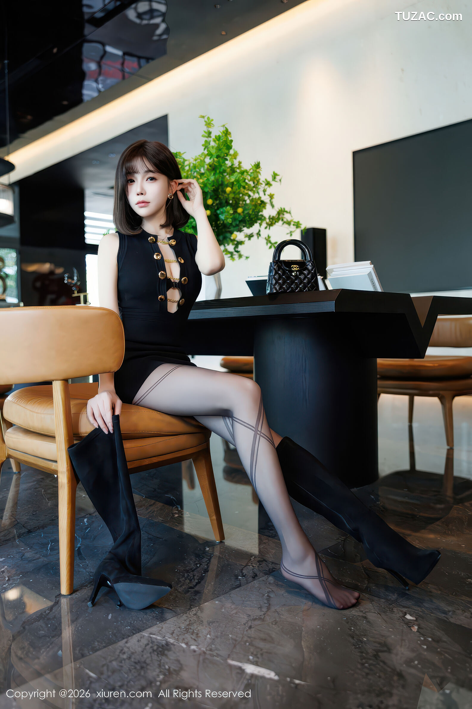 XiuRen秀人网-11252-莉芝荔枝-黑色连衣短裙-红色兔女郎黑丝-2026.01.20