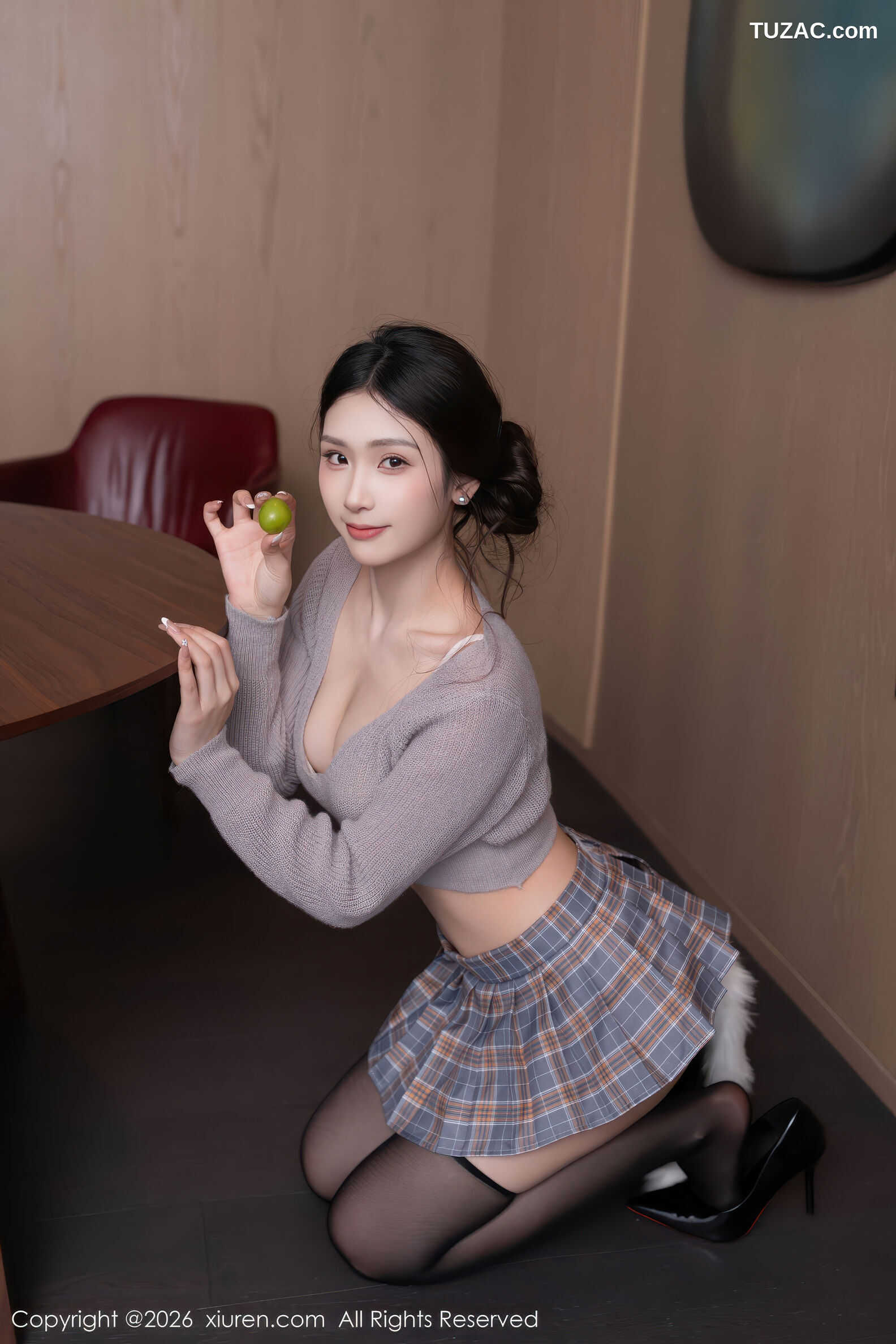 XiuRen秀人网-11269-刘婷婷-紫灰色上衣格子短裙黑丝-2026.01.23