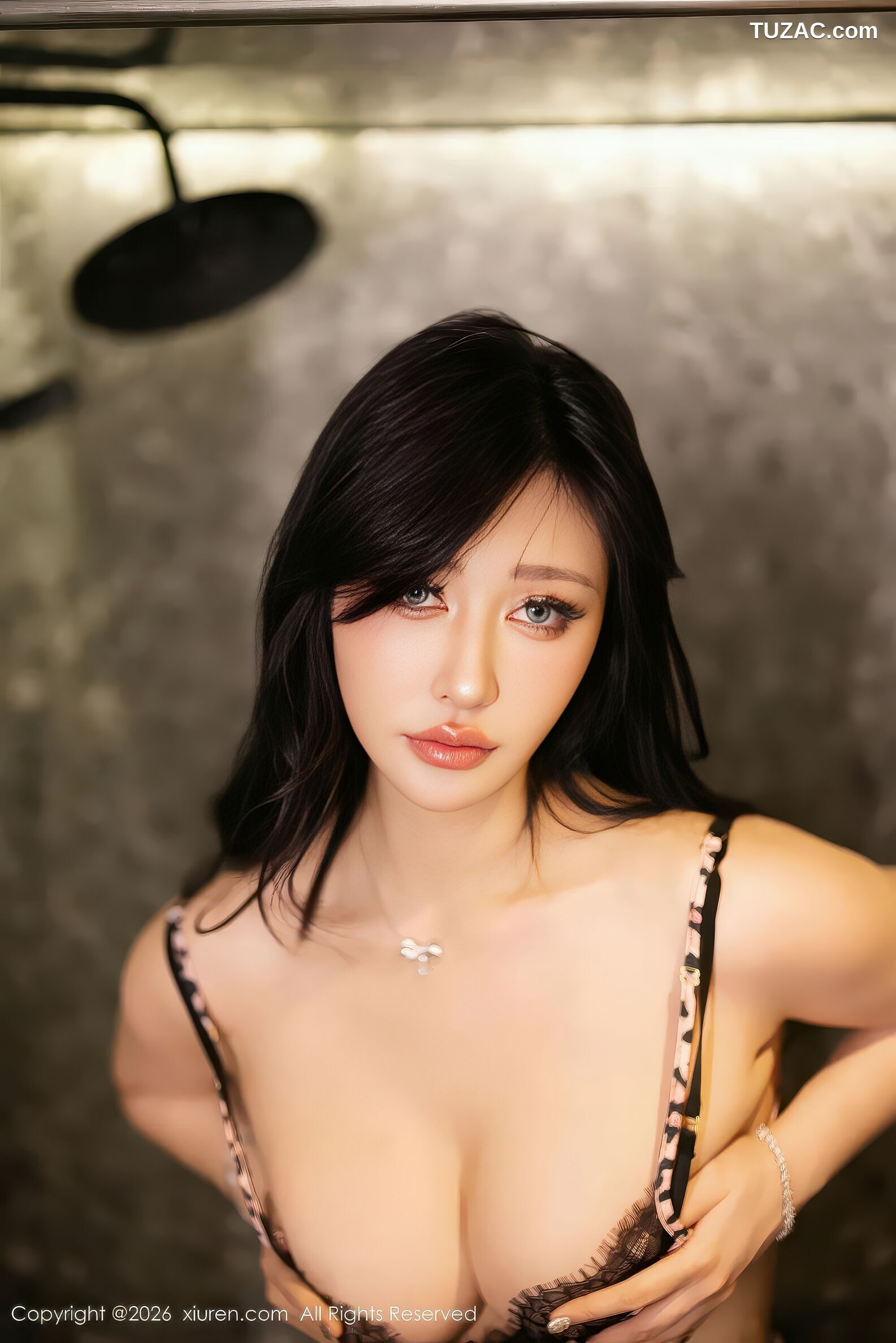 XiuRen秀人网-11306-蕾蕾醒了没-黑丝翘臀豹纹内衣-2026.02.02