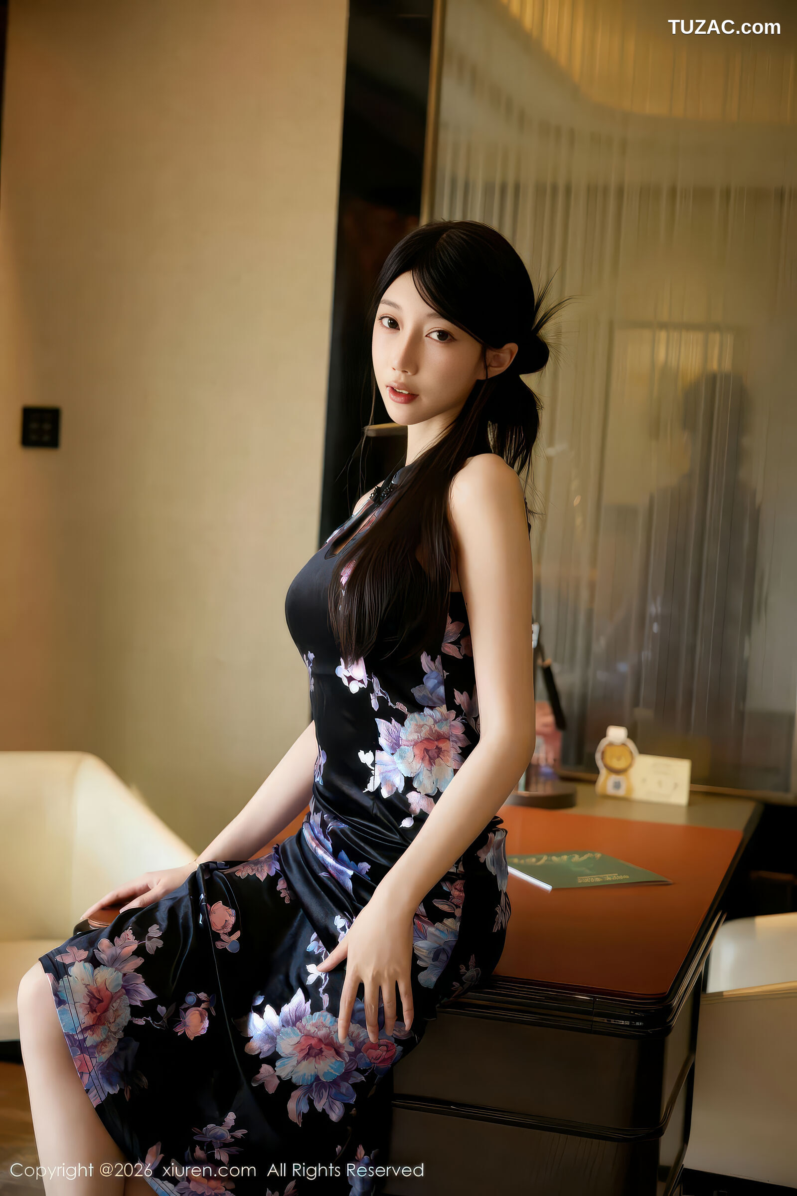 XiuRen秀人网-11308-玥儿玥er-黑色印花旗袍美腿-2026.02.02