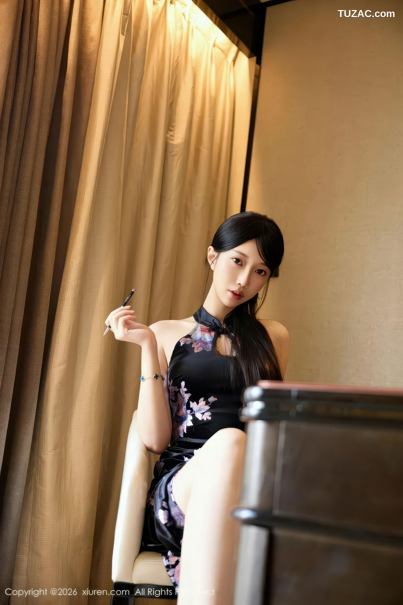 XiuRen秀人网-11308-玥儿玥er-黑色印花旗袍美腿-2026.02.02