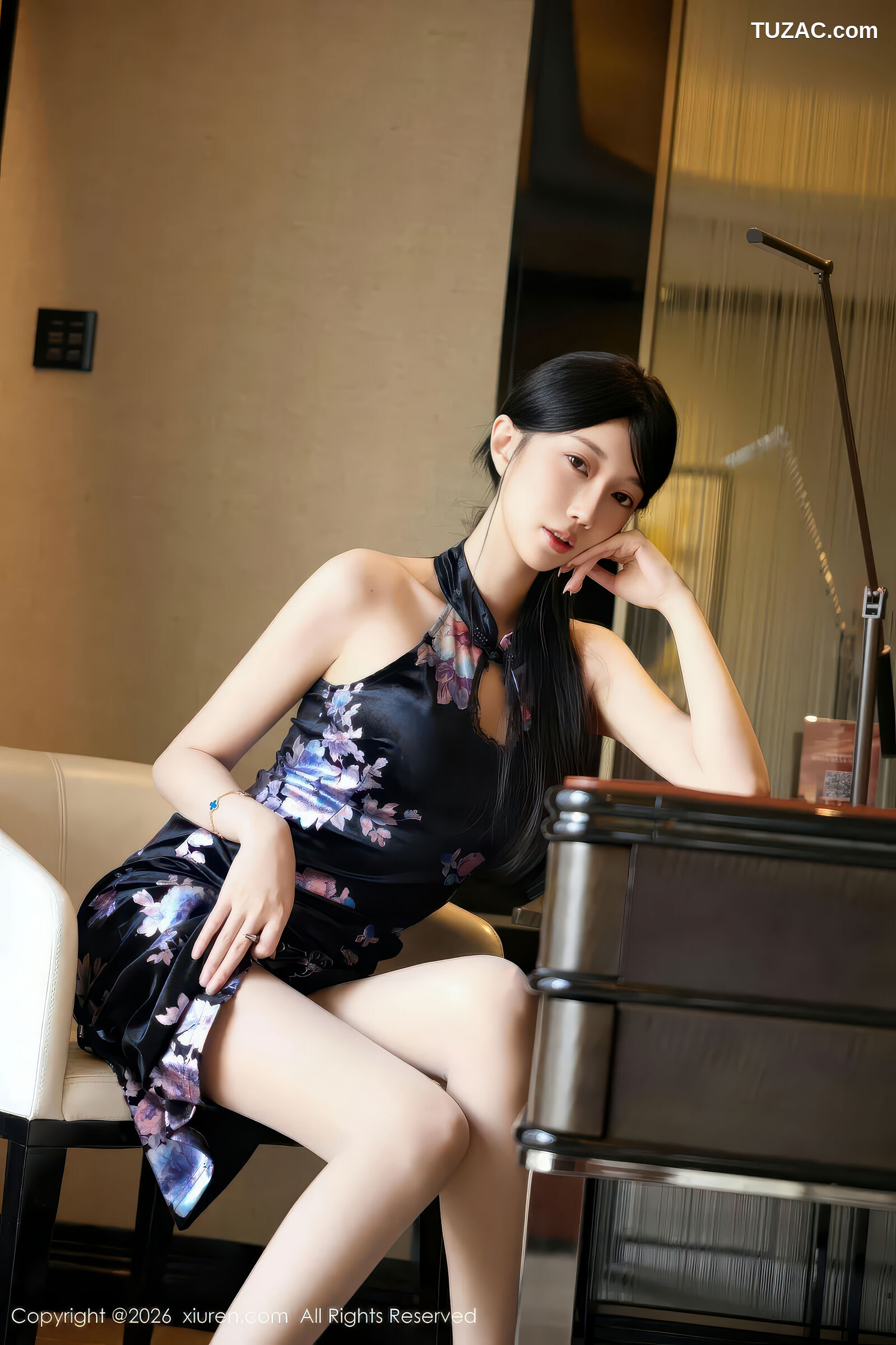 XiuRen秀人网-11308-玥儿玥er-黑色印花旗袍美腿-2026.02.02