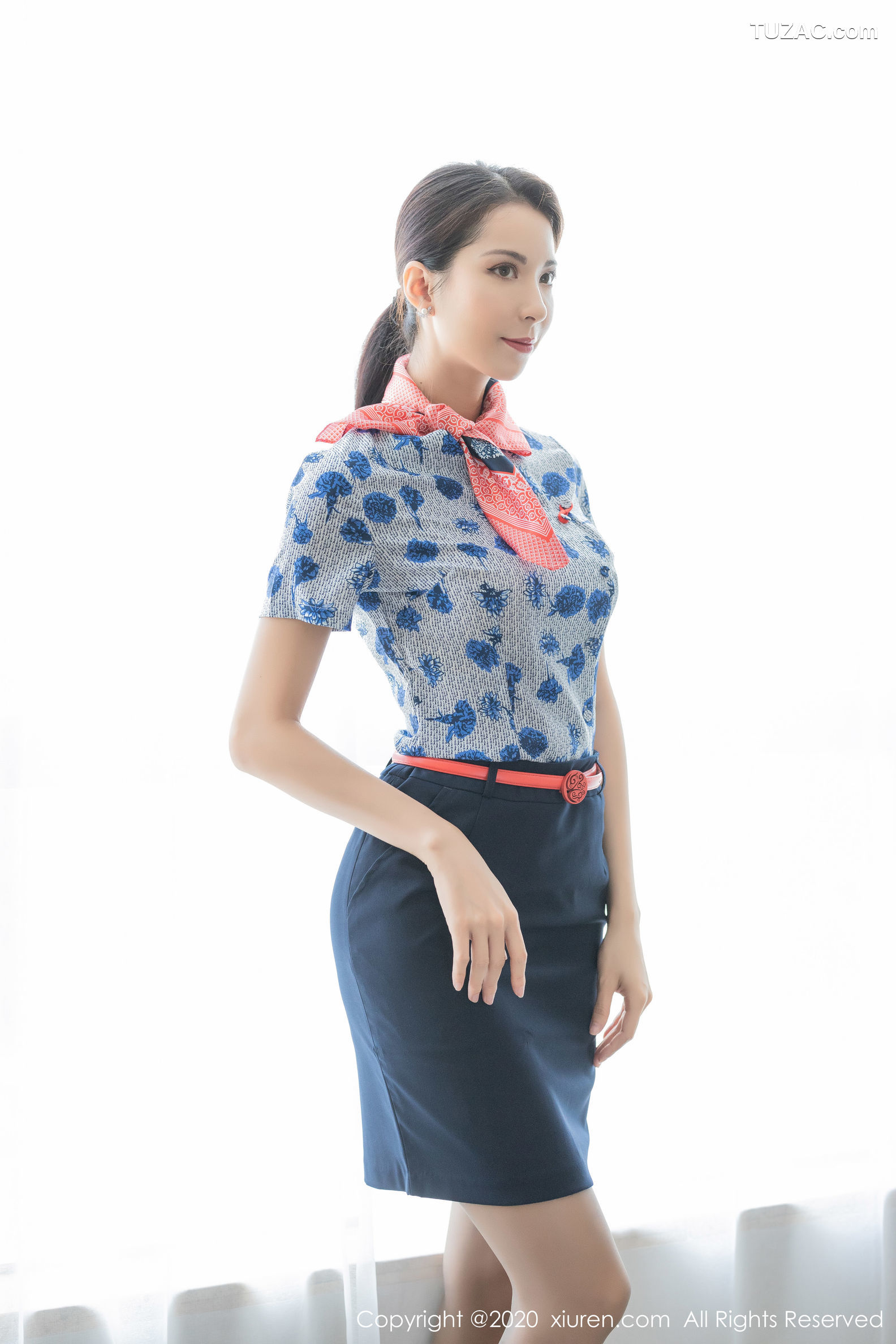 XiuRen秀人网-2018-Carry-《端雅的制服与丝袜》-2020.03.02