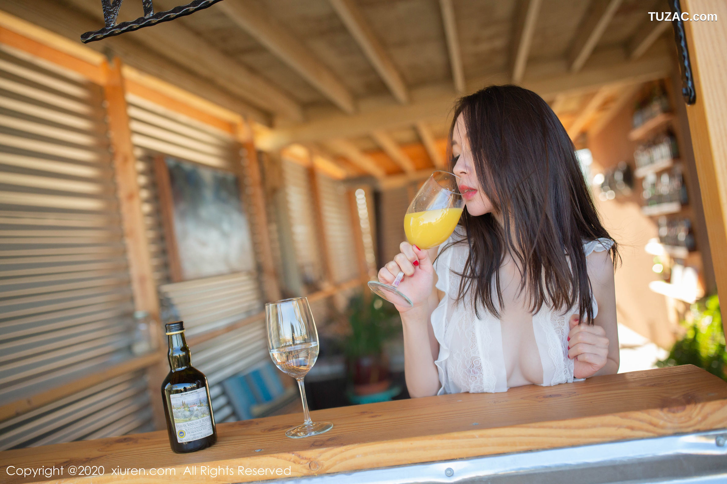 XiuRen秀人网-2028-梦心月-《美国酒吧女郎》-2020.03.04