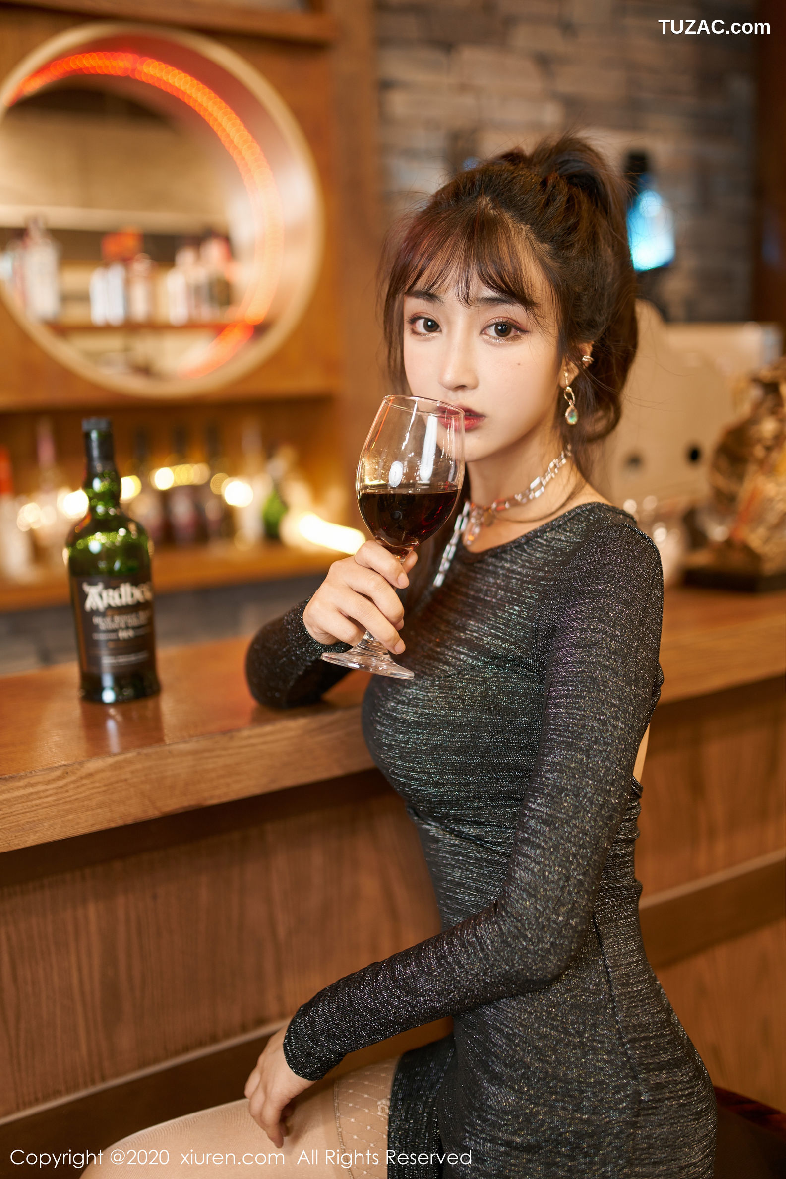 XiuRen秀人网-2085-Betty林子欣-《酒吧主题》-2020.03.20