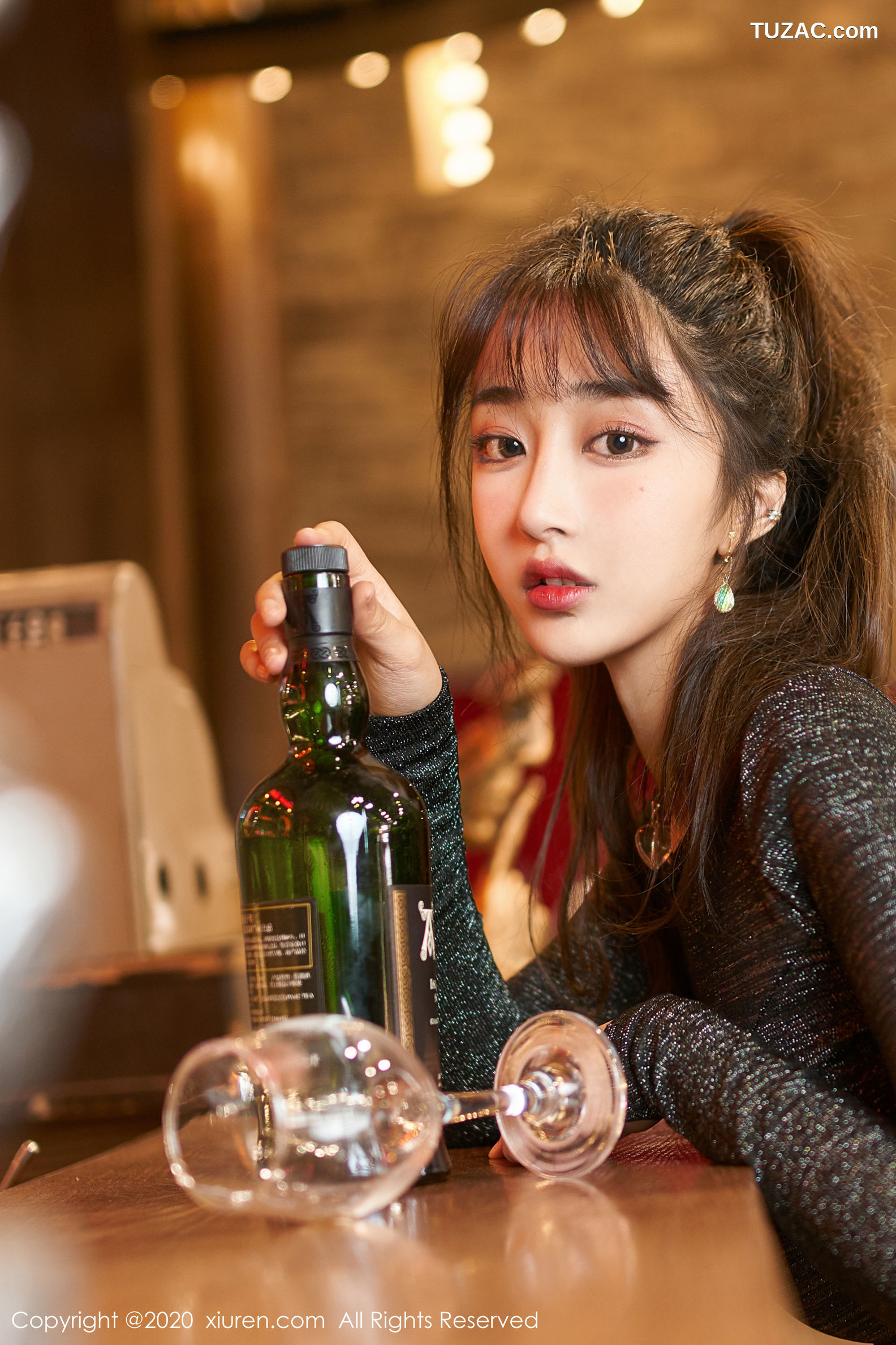 XiuRen秀人网-2085-Betty林子欣-《酒吧主题》-2020.03.20