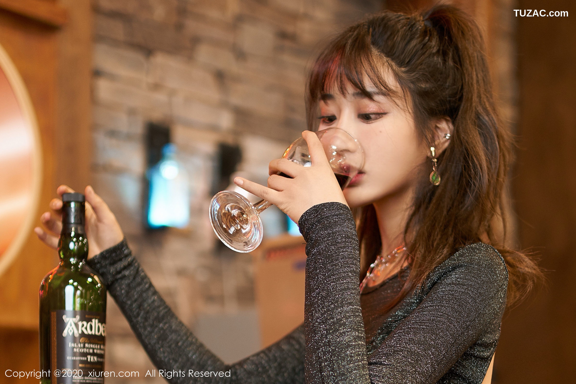 XiuRen秀人网-2085-Betty林子欣-《酒吧主题》-2020.03.20