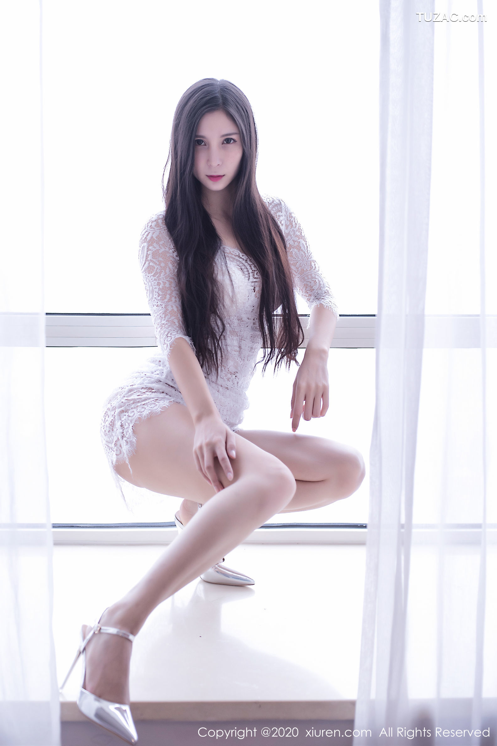 XiuRen秀人网-2092-小蛮腰Lvy-《一个水蛇一般灵活的妹子》-2020.03.24