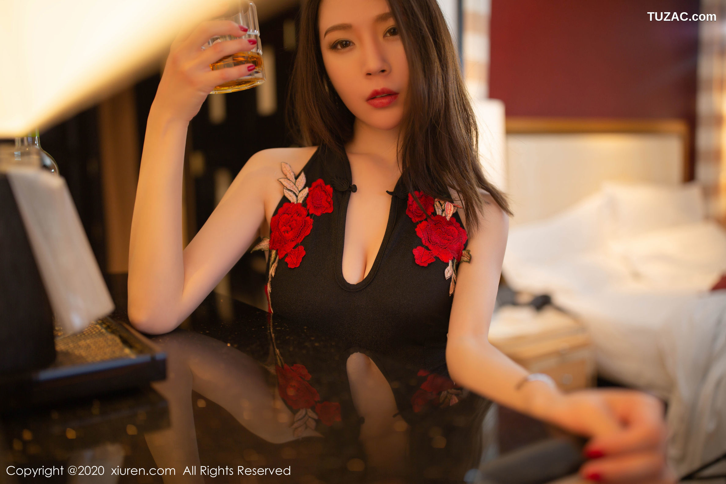 XiuRen秀人网-2103-梦心月-《拉斯维加斯硬照女郎》-2020.03.26