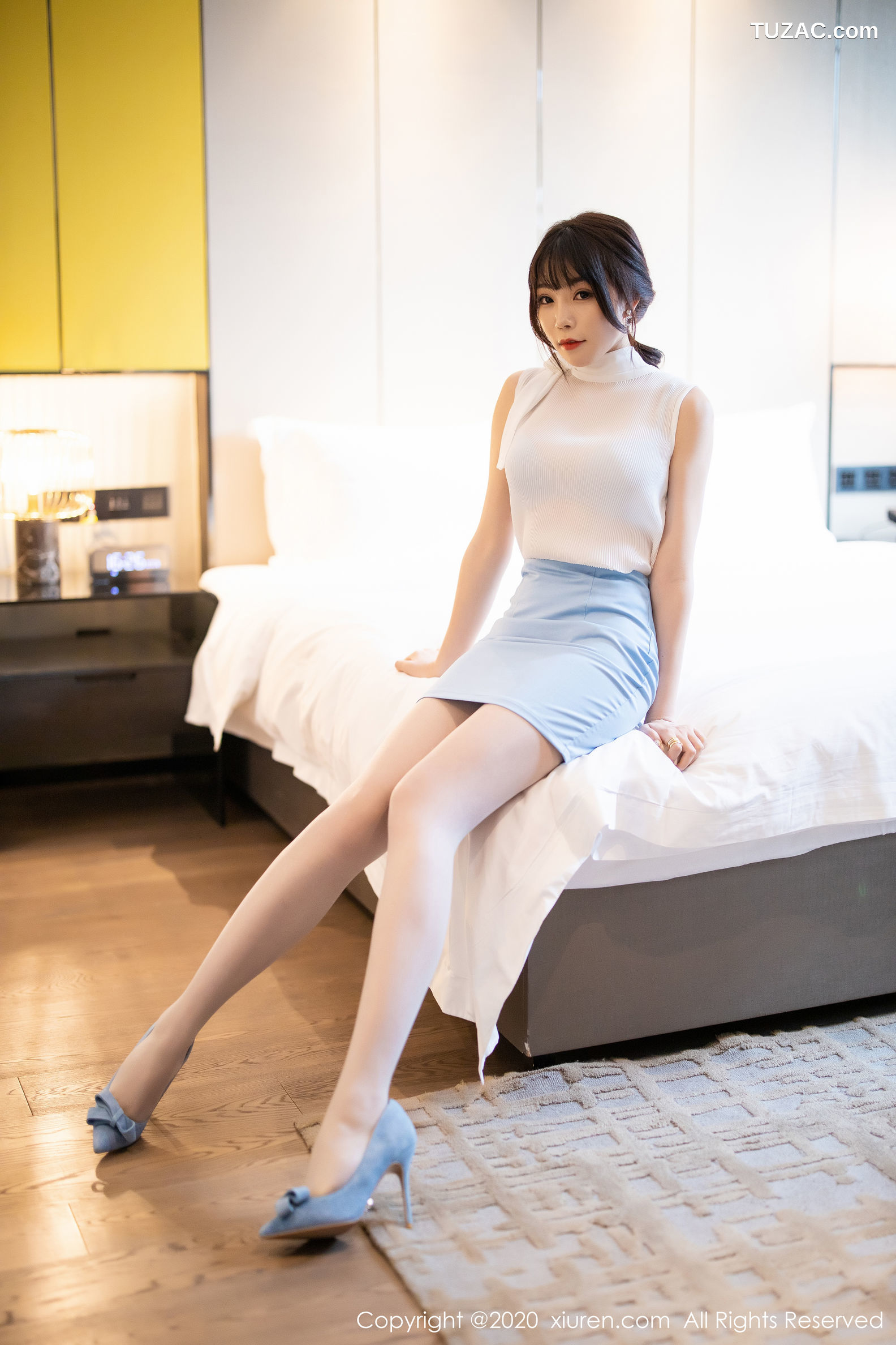 XiuRen秀人网-2107-芝芝-《藏不住的娇躯》-2020.03.27