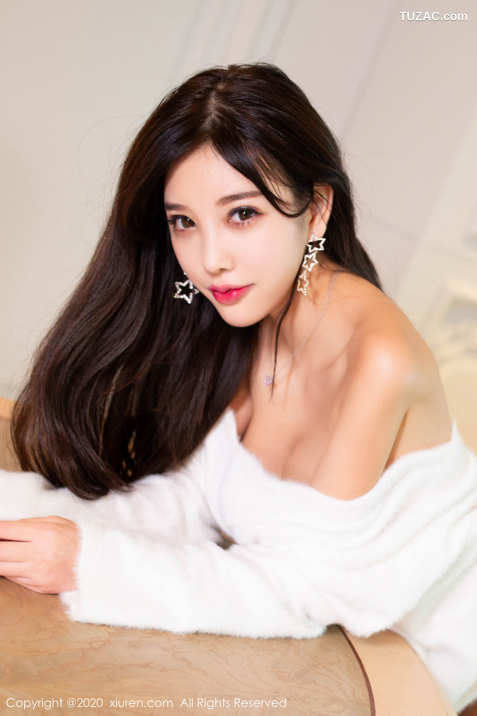 XiuRen秀人网-2114-杨晨晨-《性感毛衣》-2020.03.30