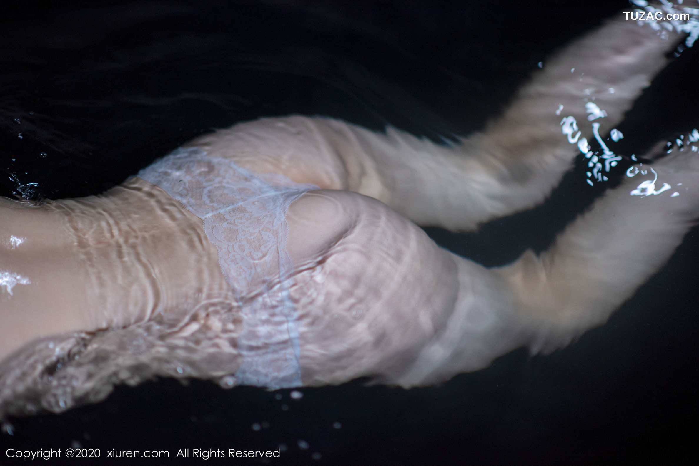 XiuRen秀人网-2116-沈梦瑶-《温泉尤物》-2020.03.31