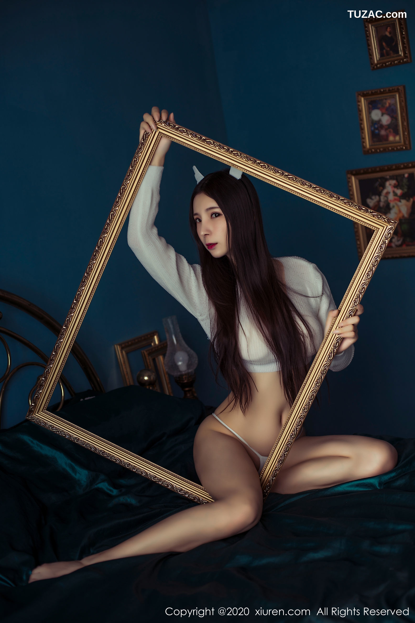 XiuRen秀人网-2120-小蛮妖-《真空裙-圣诞长腿-毛衣猫女》-2020.04.01