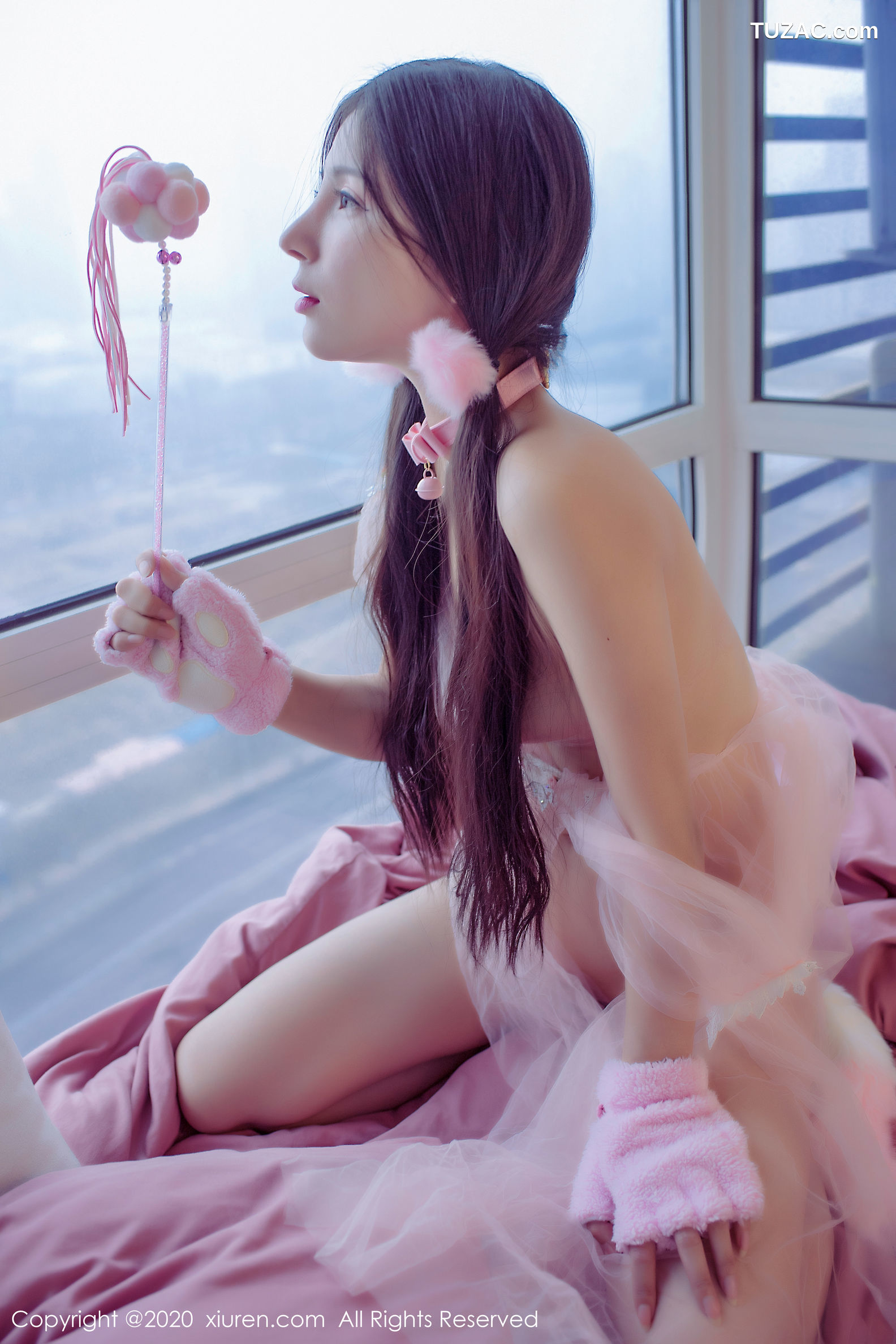 XiuRen秀人网-2120-小蛮妖-《真空裙-圣诞长腿-毛衣猫女》-2020.04.01