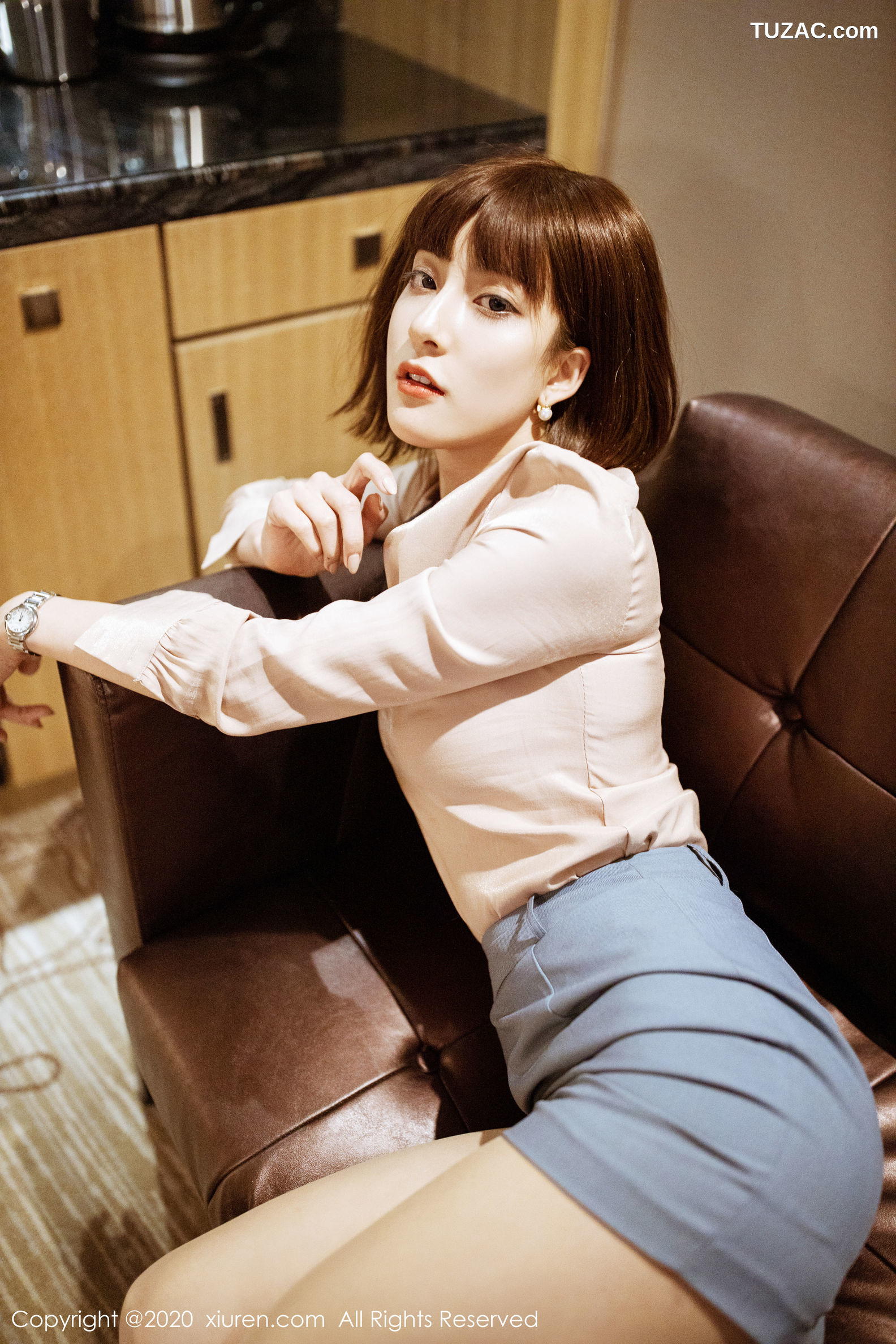 XiuRen秀人网-2130-林文文Yooki-《西装秘书OL主题系列》-2020.04.03