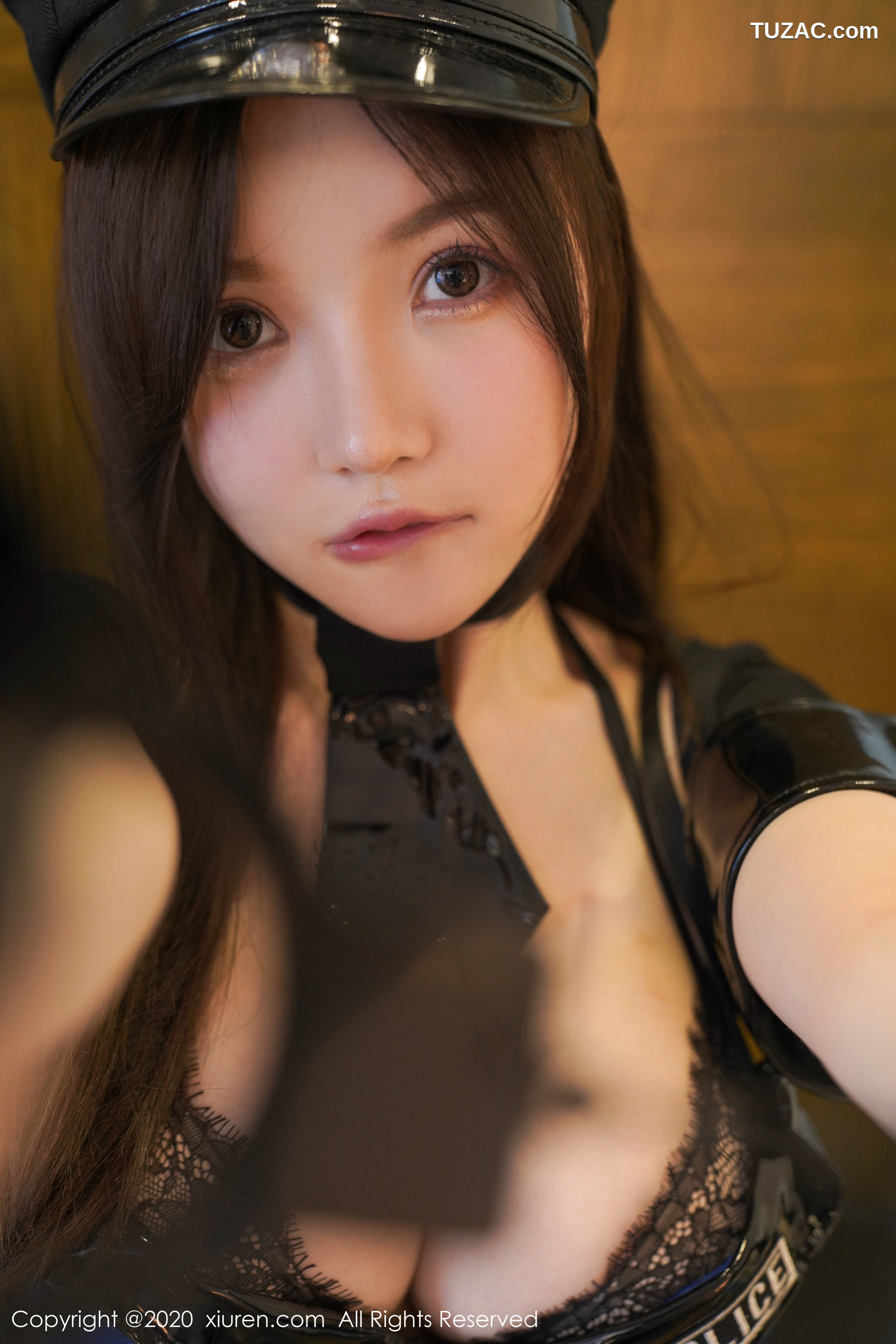 XiuRen秀人网-2140-糯美子-《女警制服》-2020.04.09