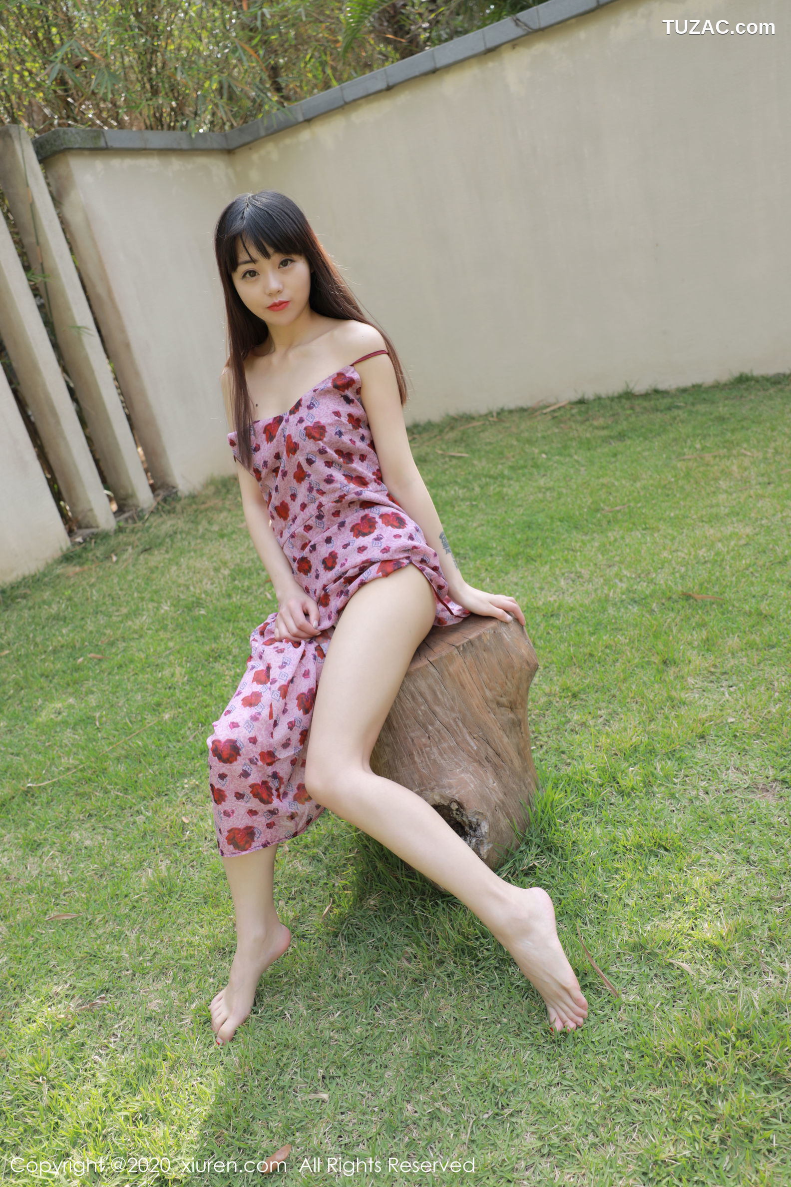 XiuRen秀人网-2156-小水Blue-《小碎裙外拍系列》-2020.04.15