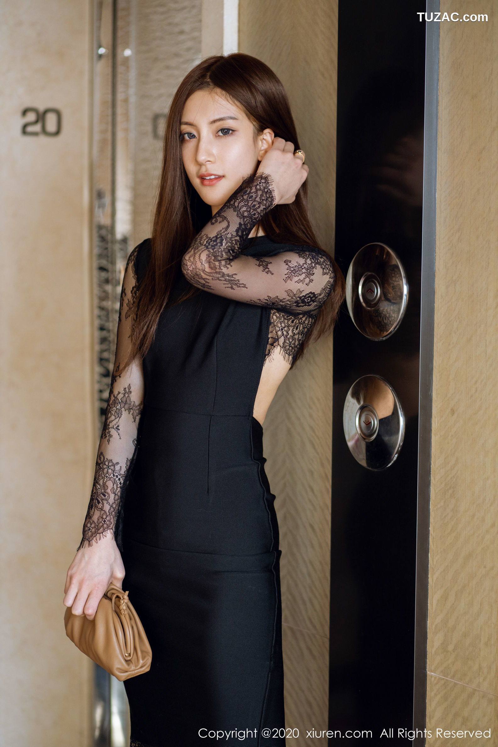 XiuRen秀人网-2165-林文文Yooki-《黑色长裙黑丝美腿》-2020.04.17