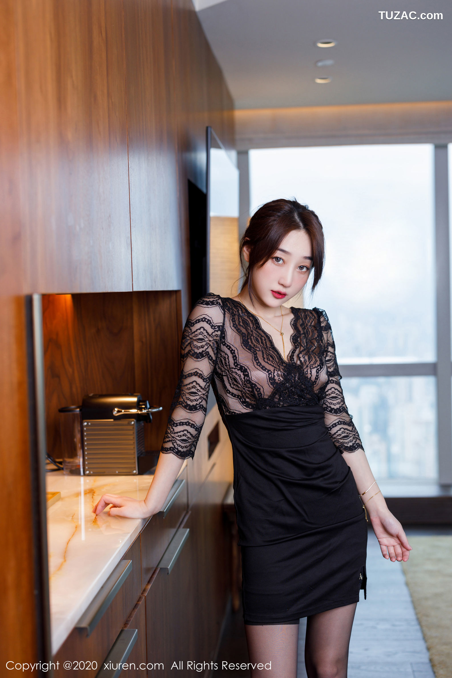 XiuRen秀人网-2166-九月生-《蕾丝黑丝美腿》-2020.04.17