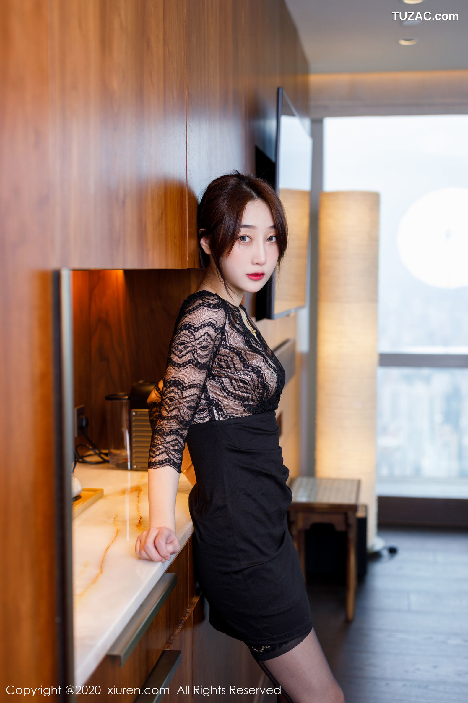 XiuRen秀人网-2166-九月生-《蕾丝黑丝美腿》-2020.04.17