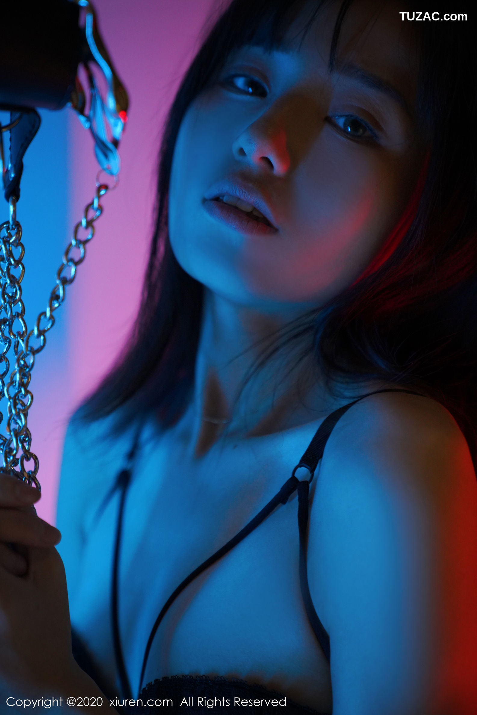 XiuRen秀人网-2178-仓井优香-《色彩与情趣之下的视觉冲击》-2020.04.22