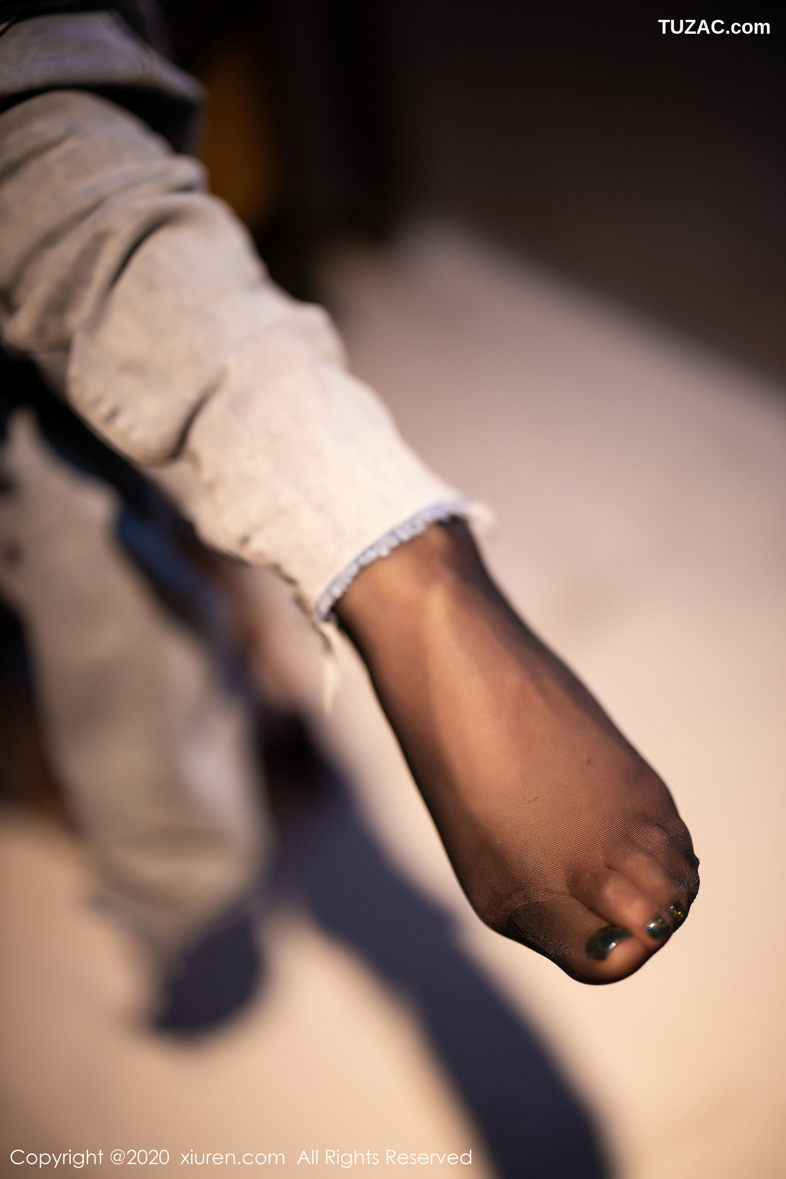 XiuRen秀人网-2200-杨晨晨-《仔裤与黑丝》-2020.04.28