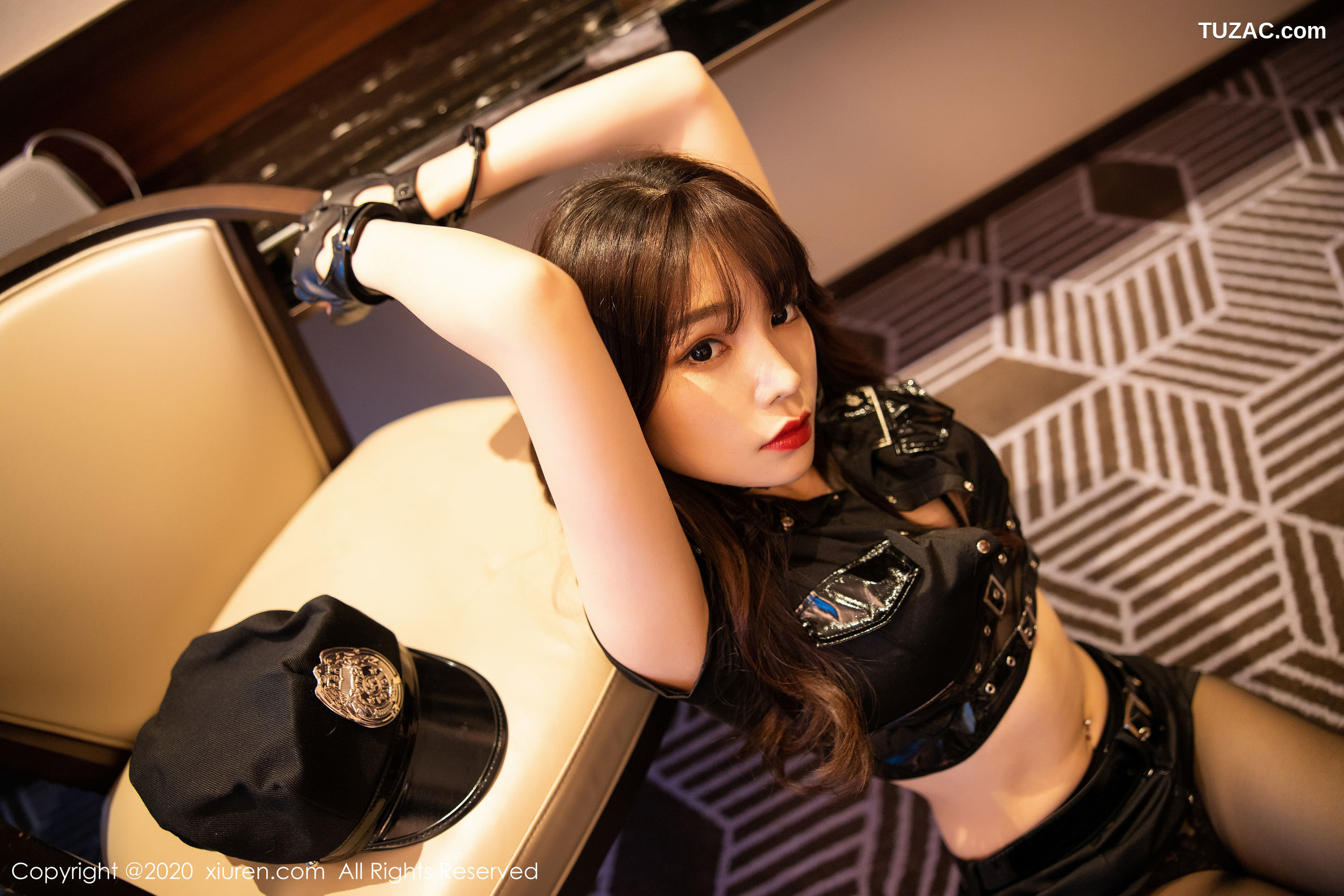 XiuRen秀人网-2226-芝芝-《皮衣制服》-2020.05.07