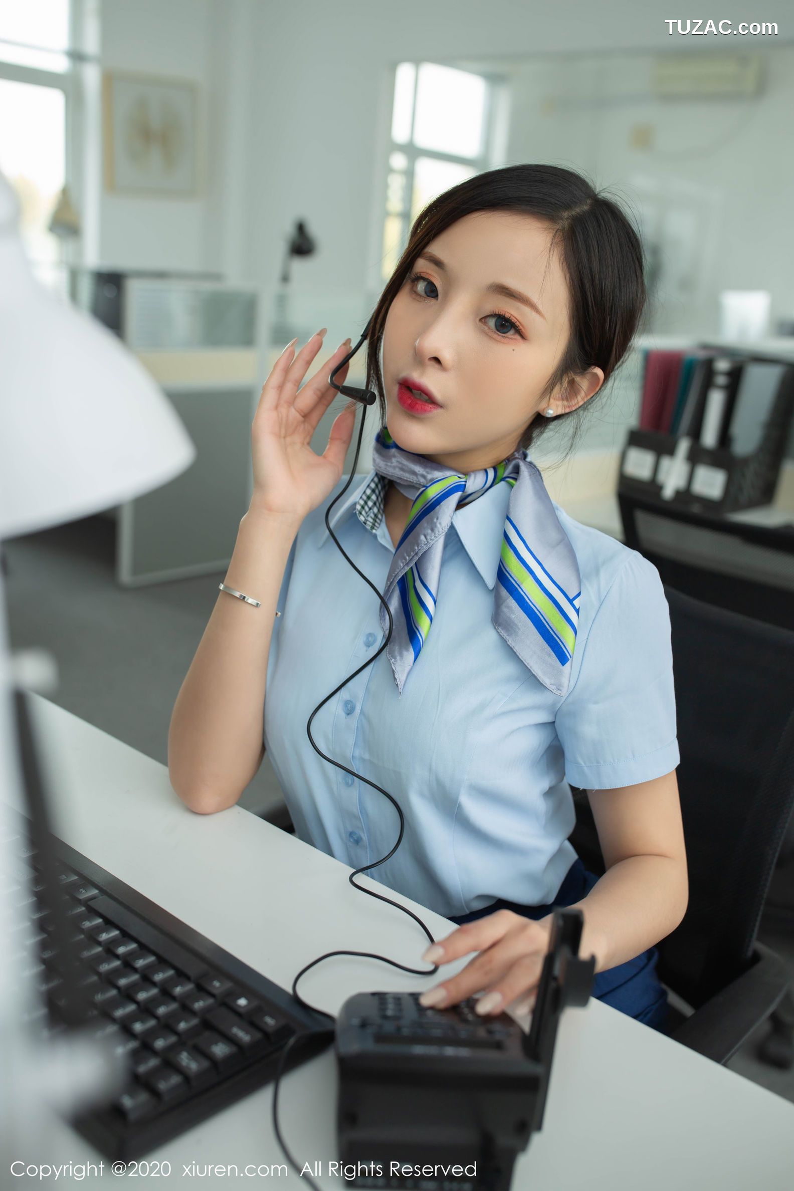 XiuRen秀人网-2257-陈小喵-《客服小姐姐》-2020.05.18